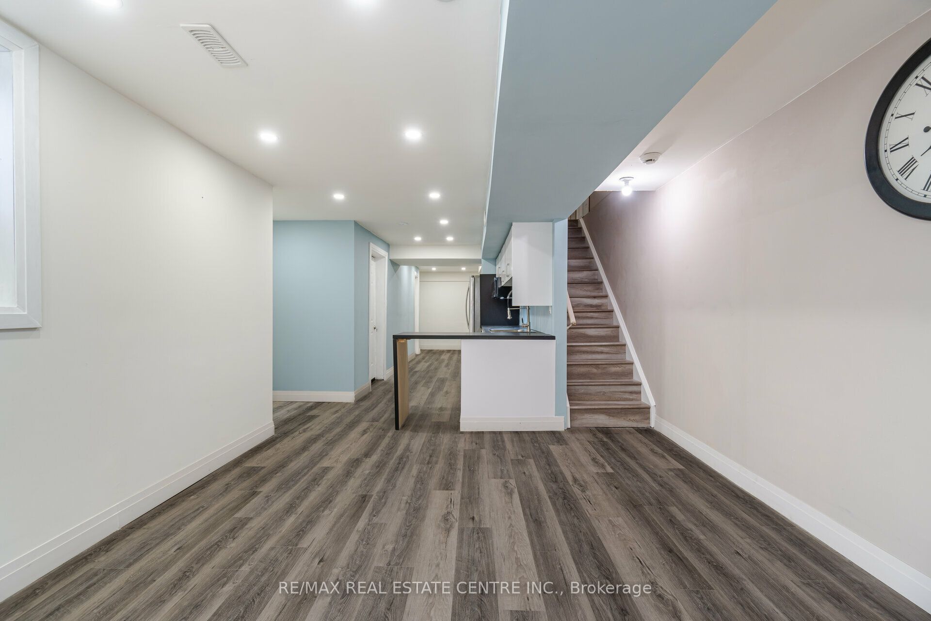 177 North Park Boulevard N Property Photo 12