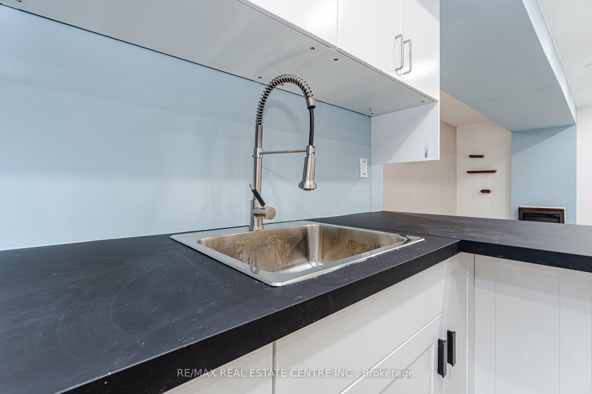 177 North Park Boulevard N Property Photo 16