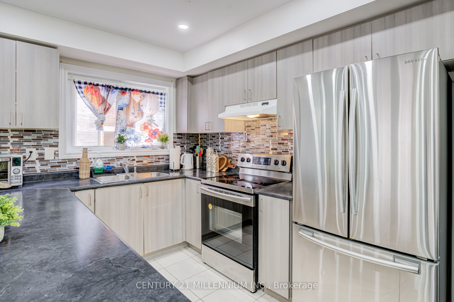 200 Veterans Drive 30 Property Photo 15