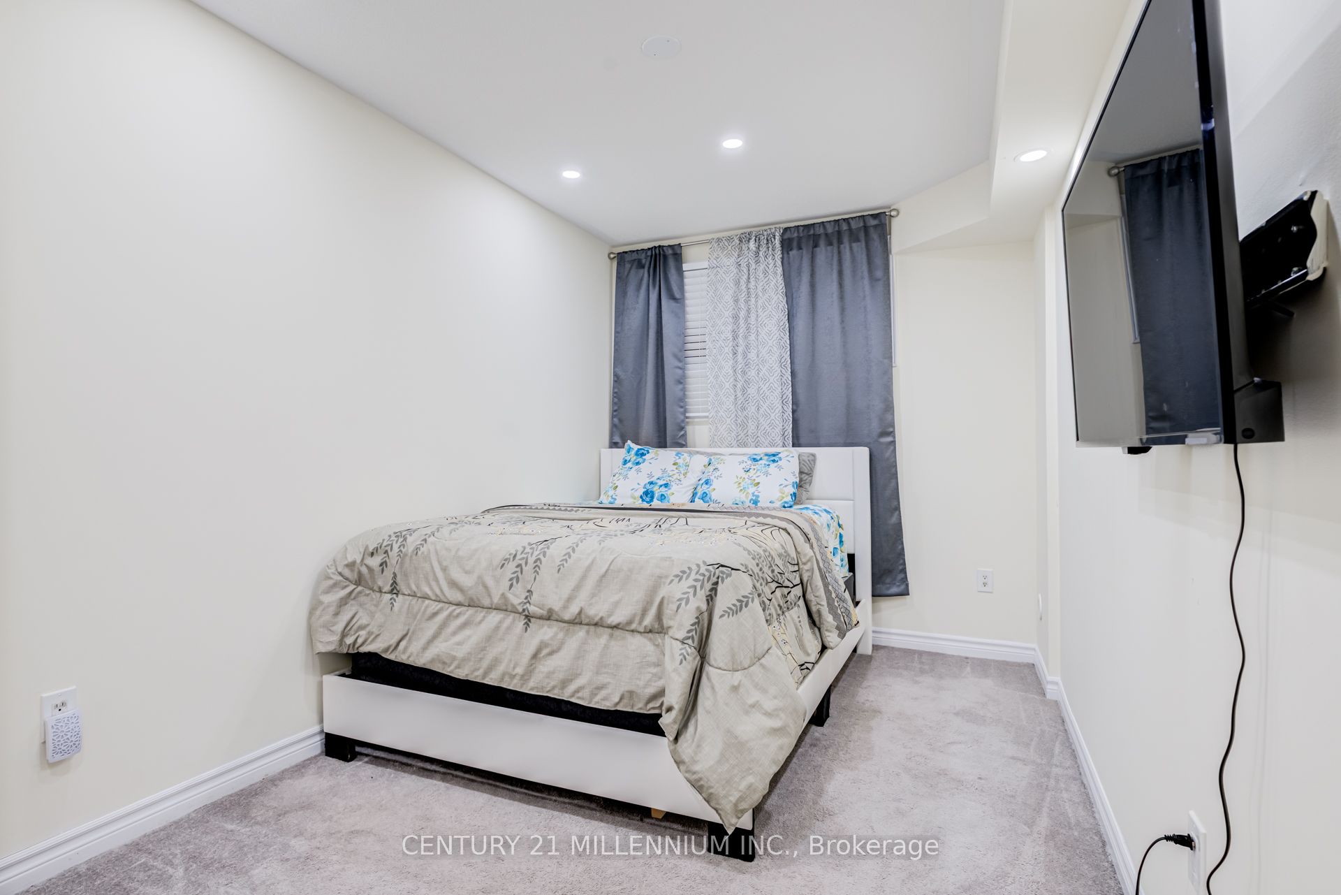 200 Veterans Drive 30 Property Photo 34