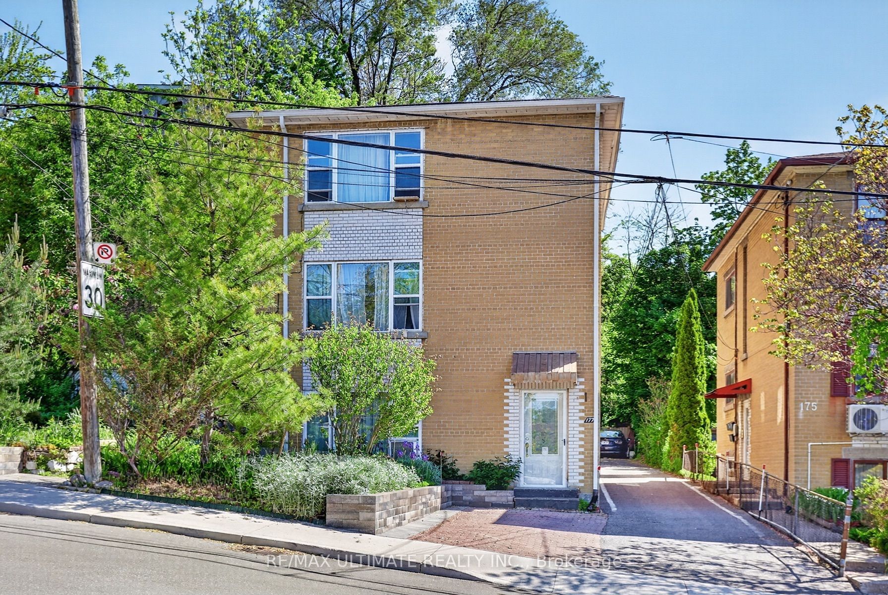 177 Varsity Road Property Photo 2