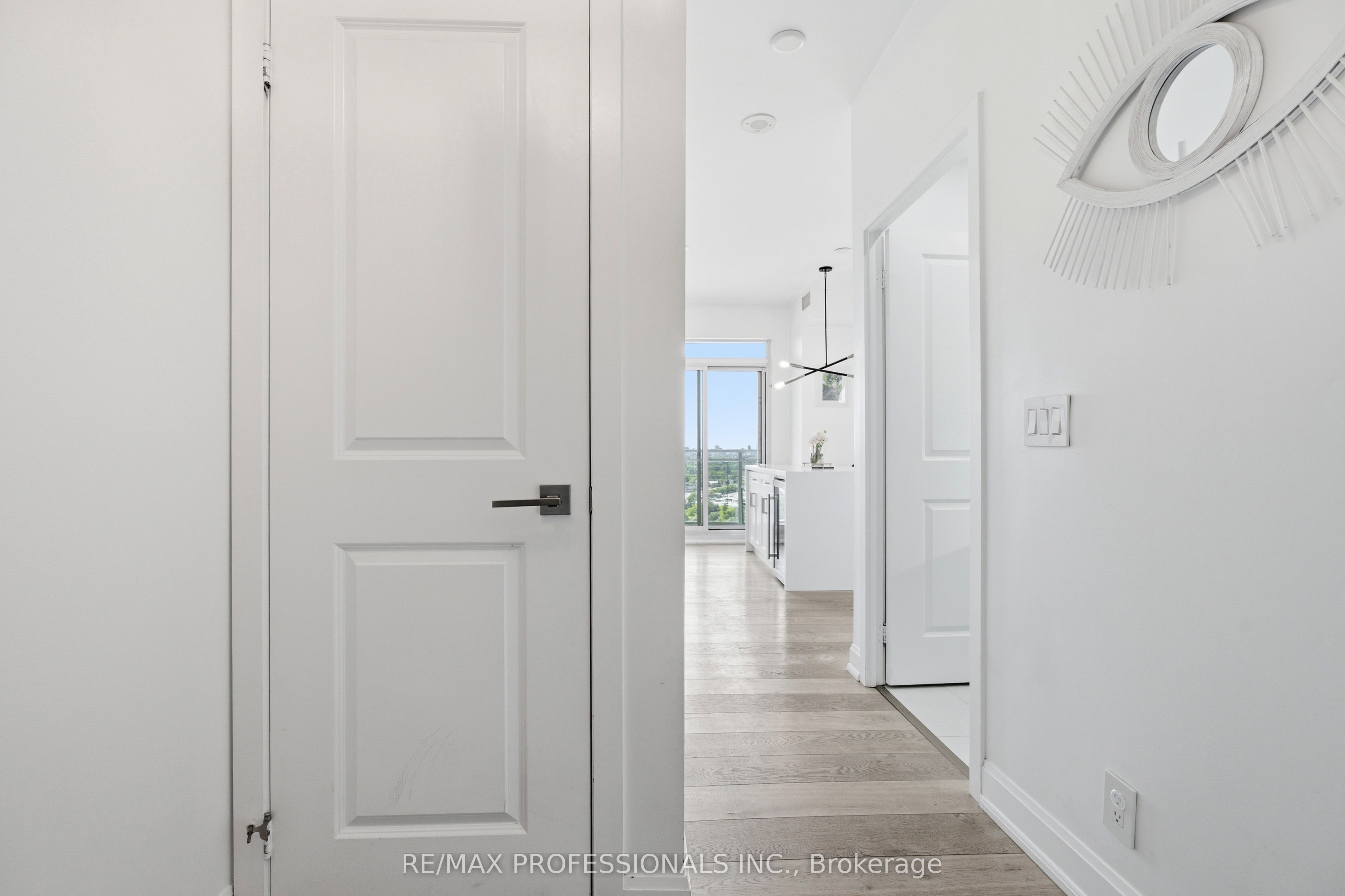 33 Shore Breeze Drive 1904 Property Photo 6