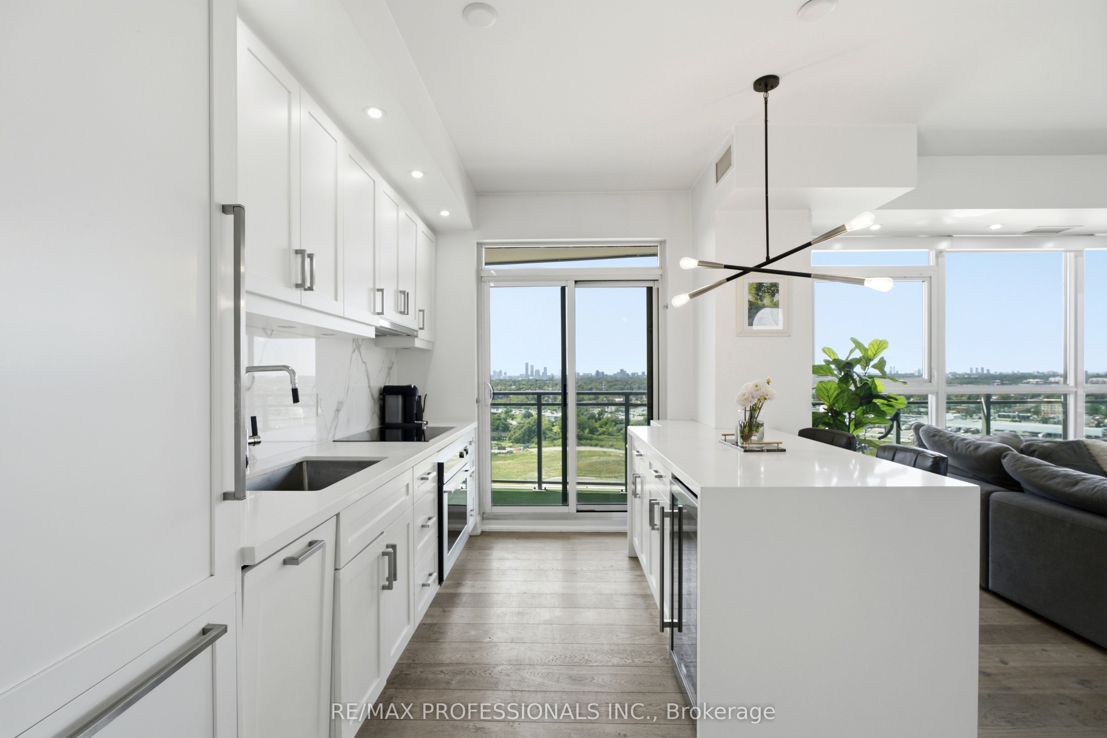 33 Shore Breeze Drive 1904 Property Photo 8