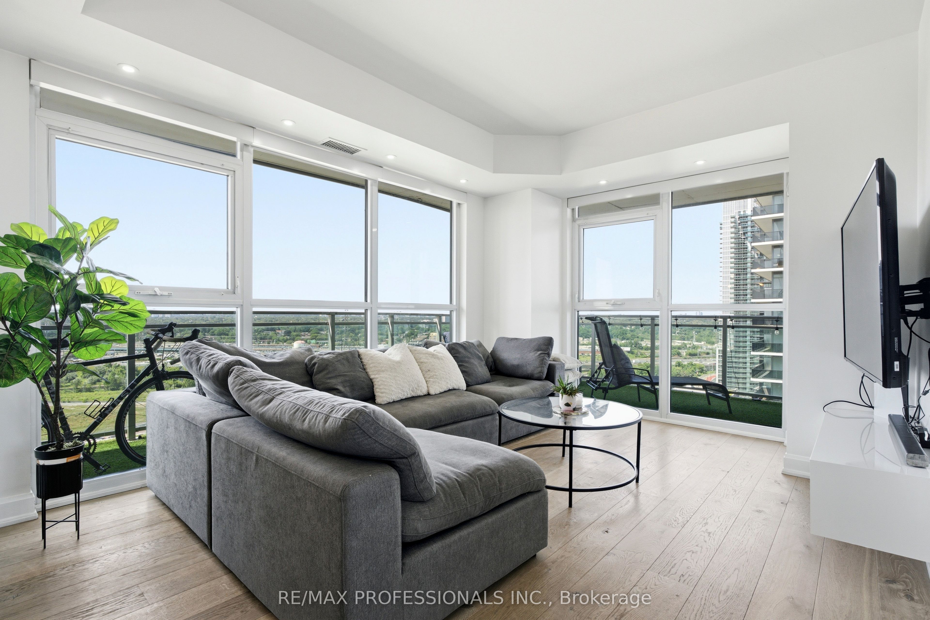33 Shore Breeze Drive 1904 Property Photo 13