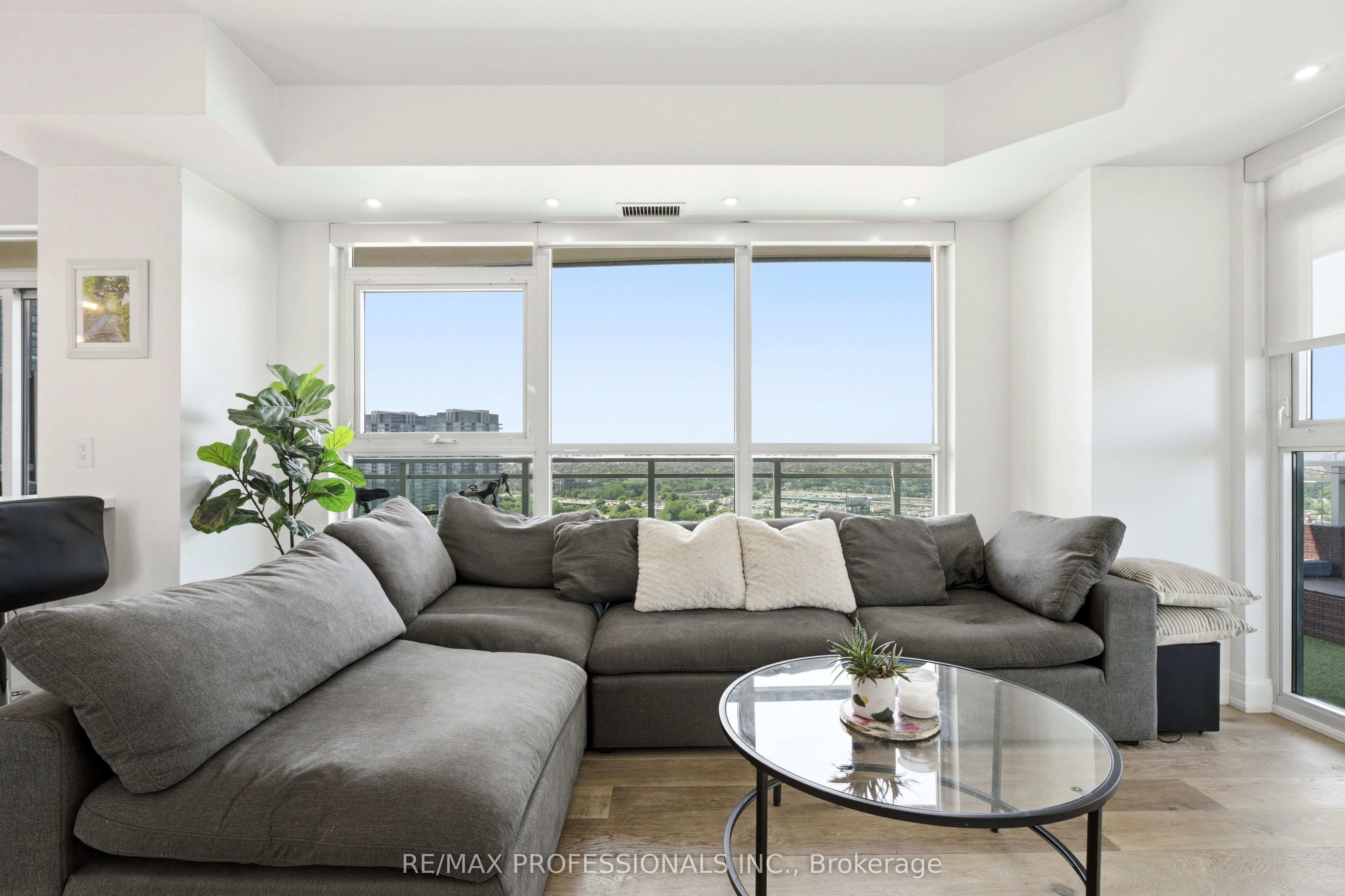 33 Shore Breeze Drive 1904 Property Photo 15