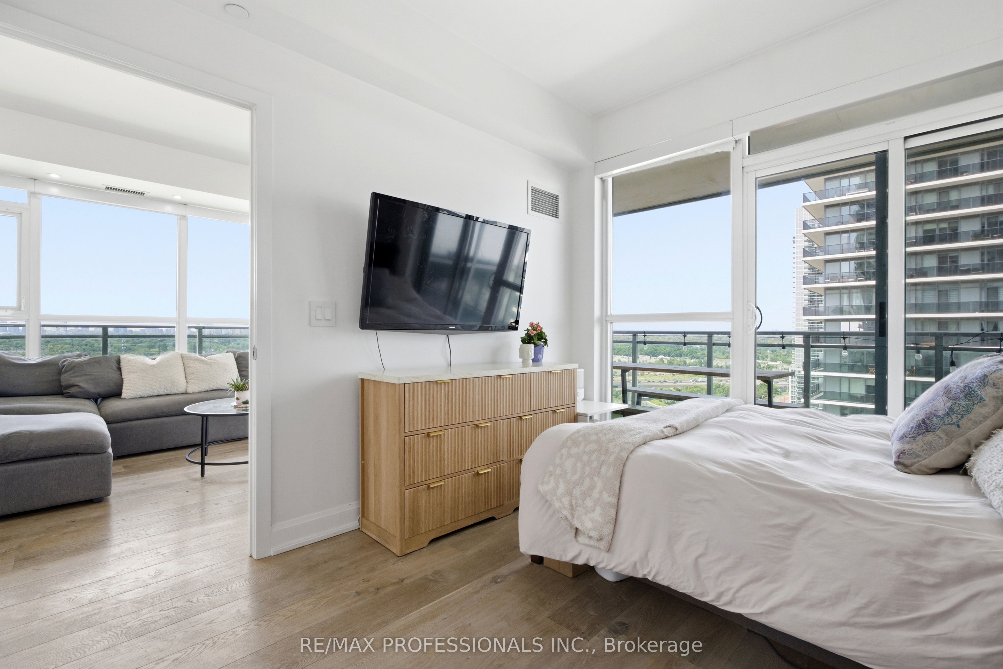 33 Shore Breeze Drive 1904 Property Photo 21