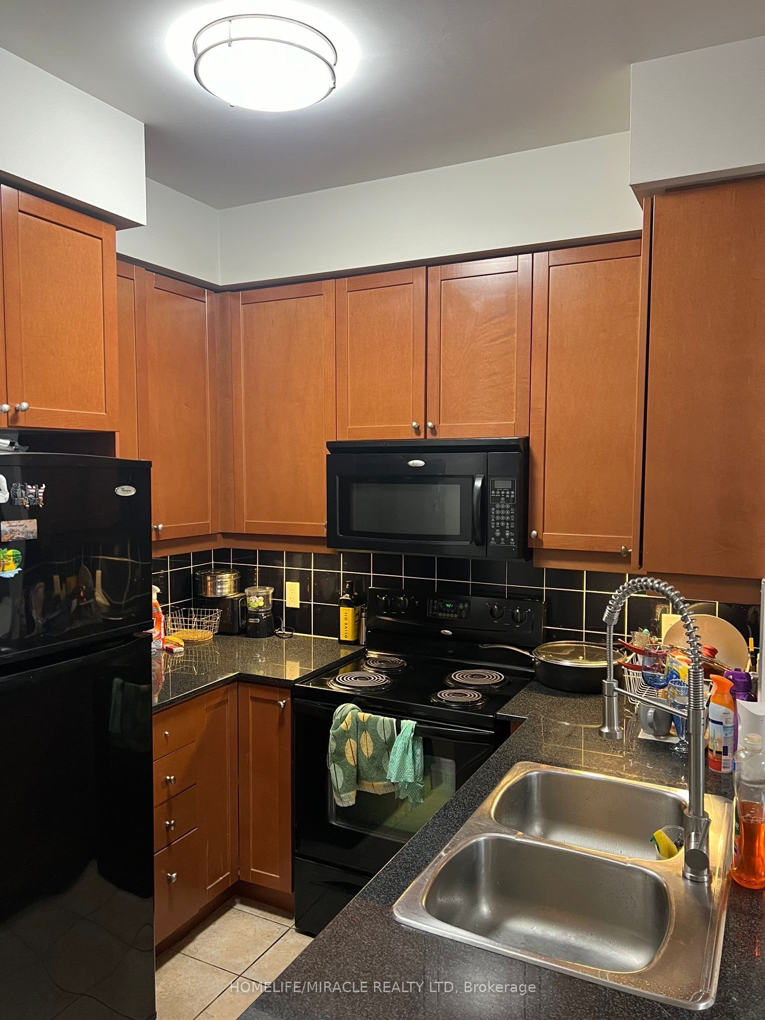 70 Absolute Avenue 1901 Property Photo 6