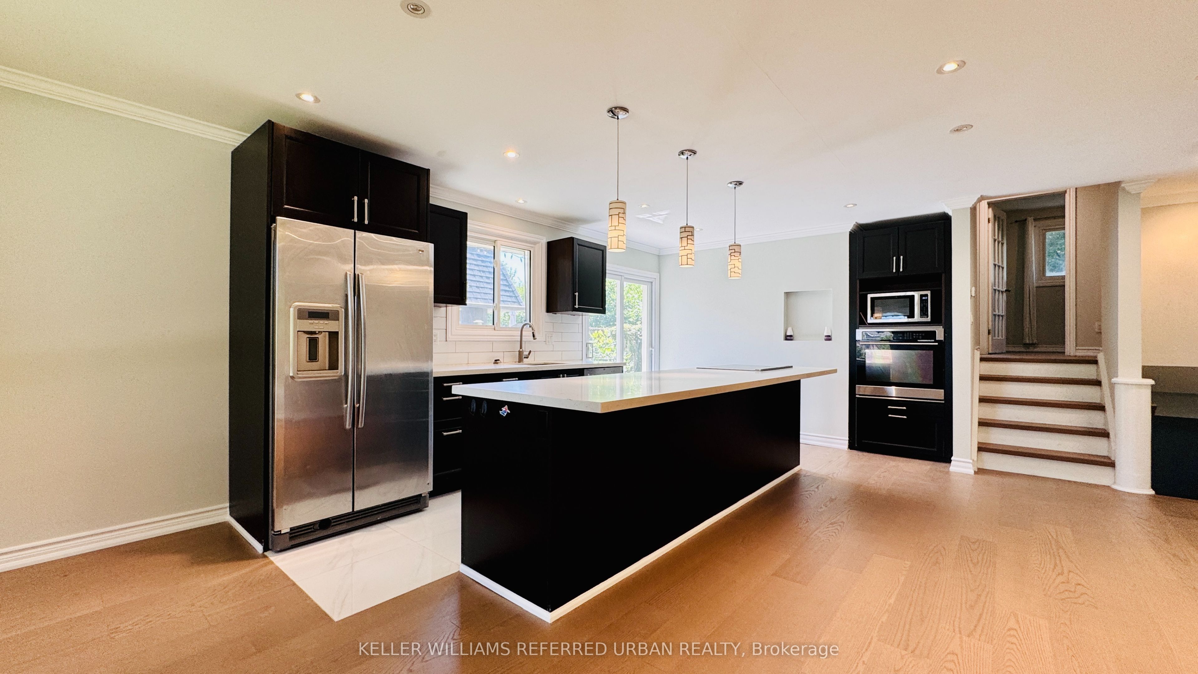 2255 Urwin Crescent Property Photo 8