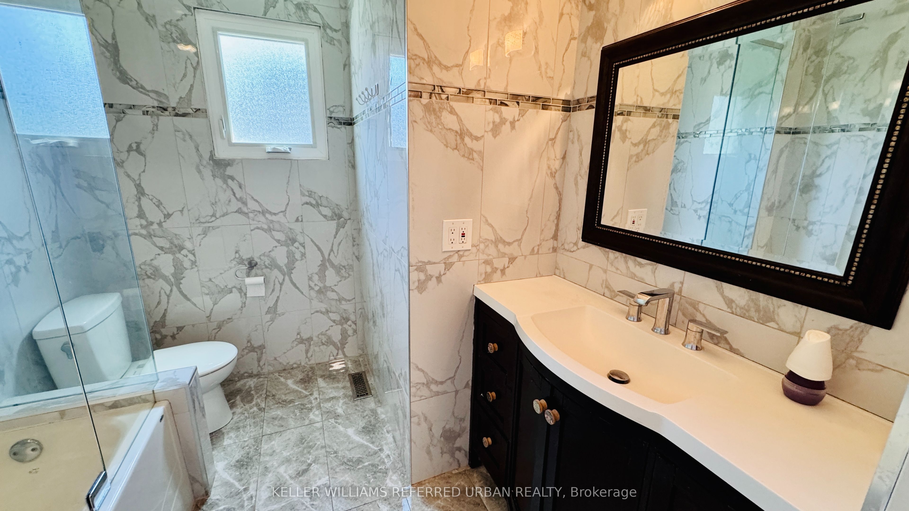 2255 Urwin Crescent Property Photo 20