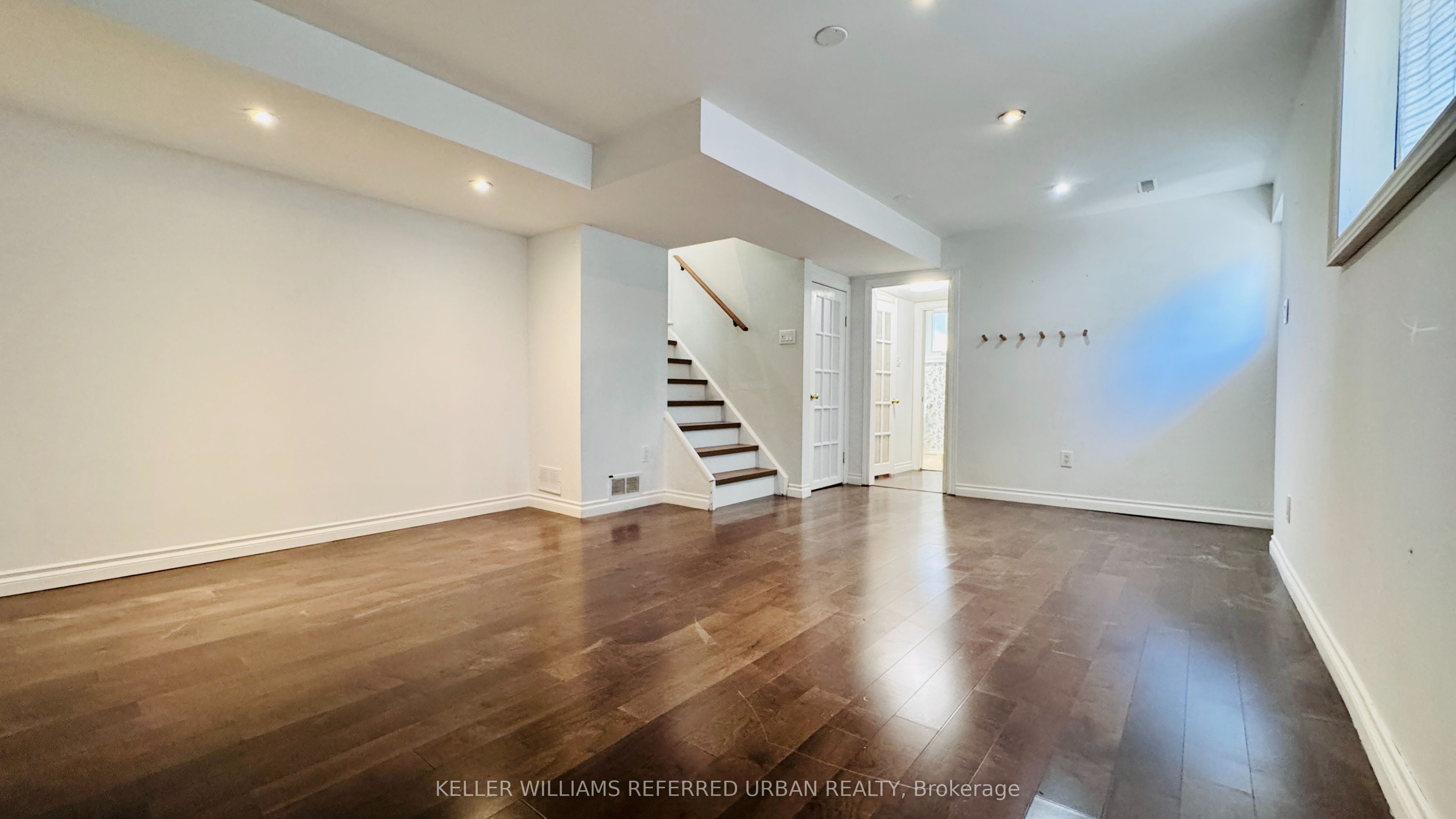 2255 Urwin Crescent Property Photo 22