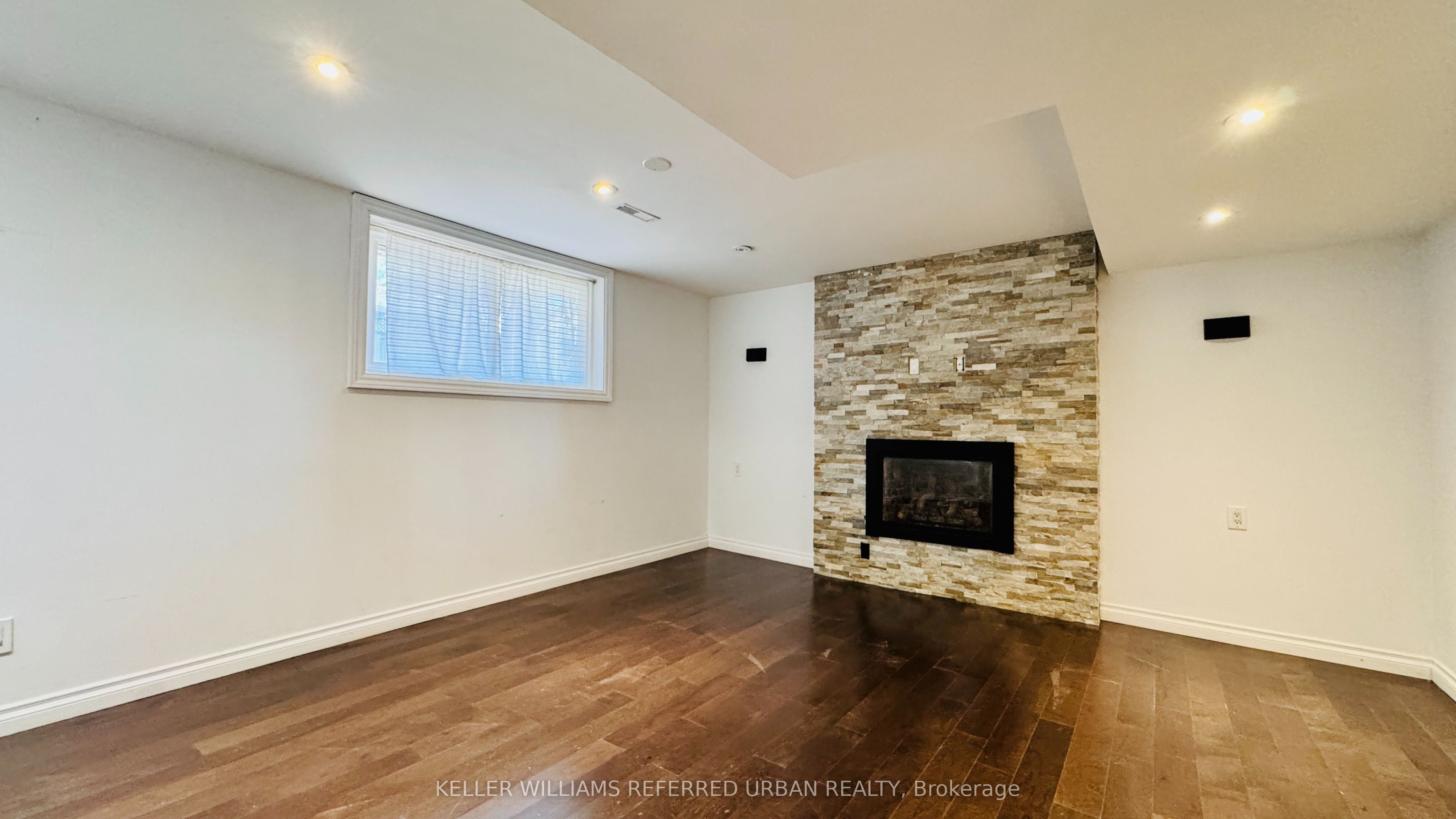 2255 Urwin Crescent Property Photo 23