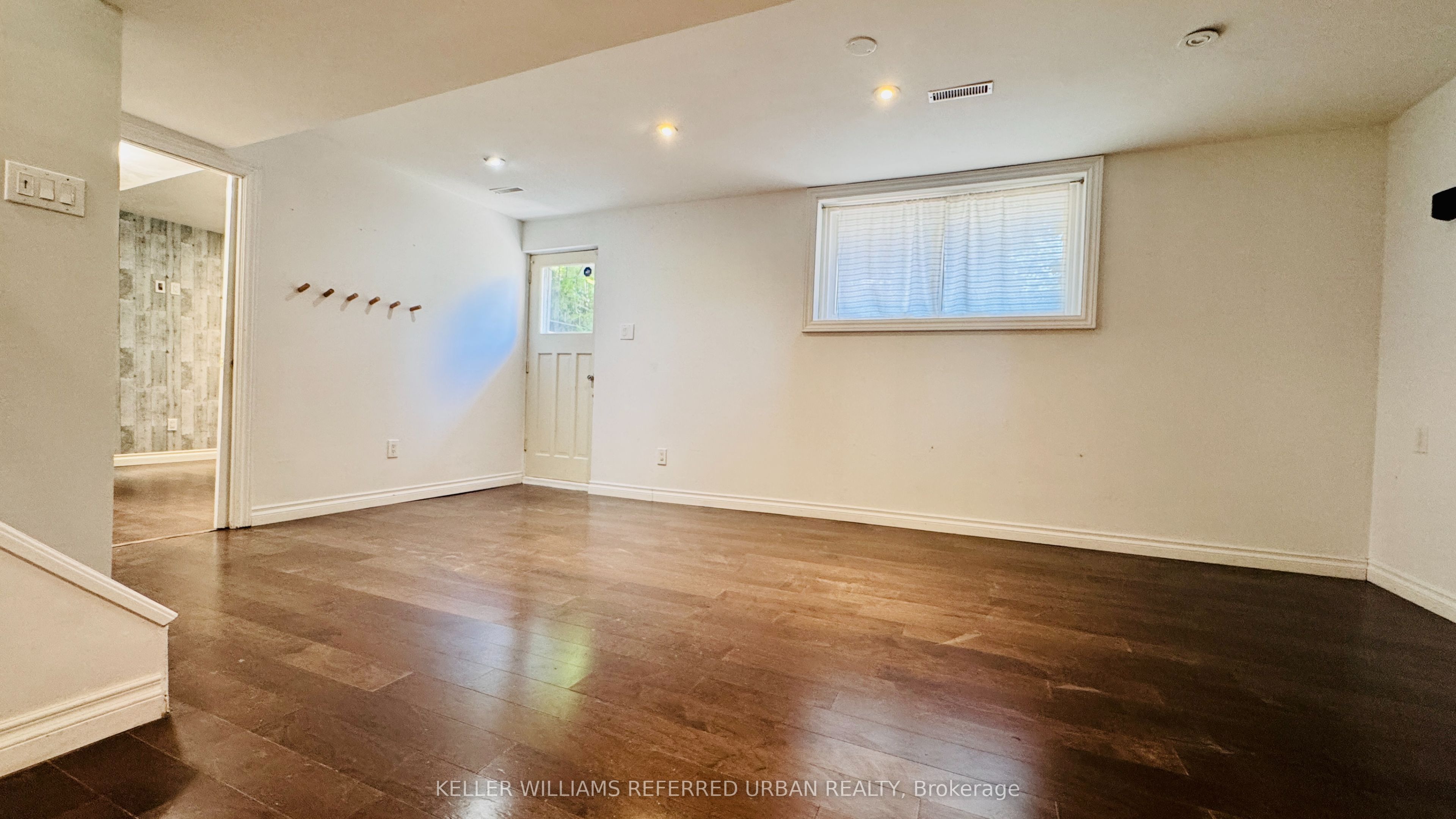 2255 Urwin Crescent Property Photo 25