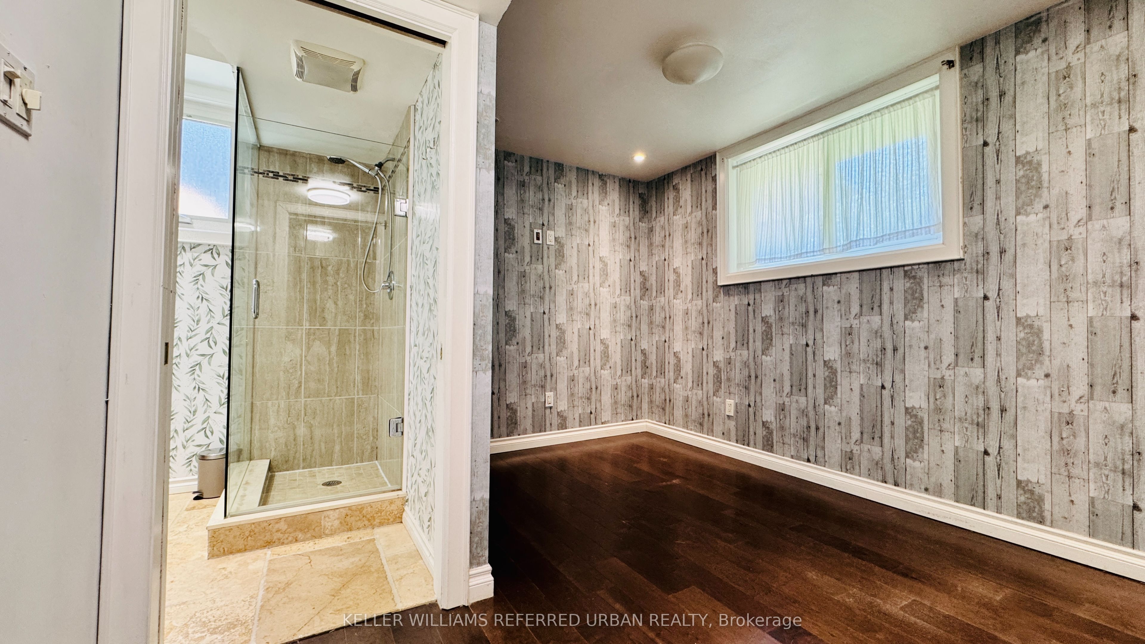 2255 Urwin Crescent Property Photo 26