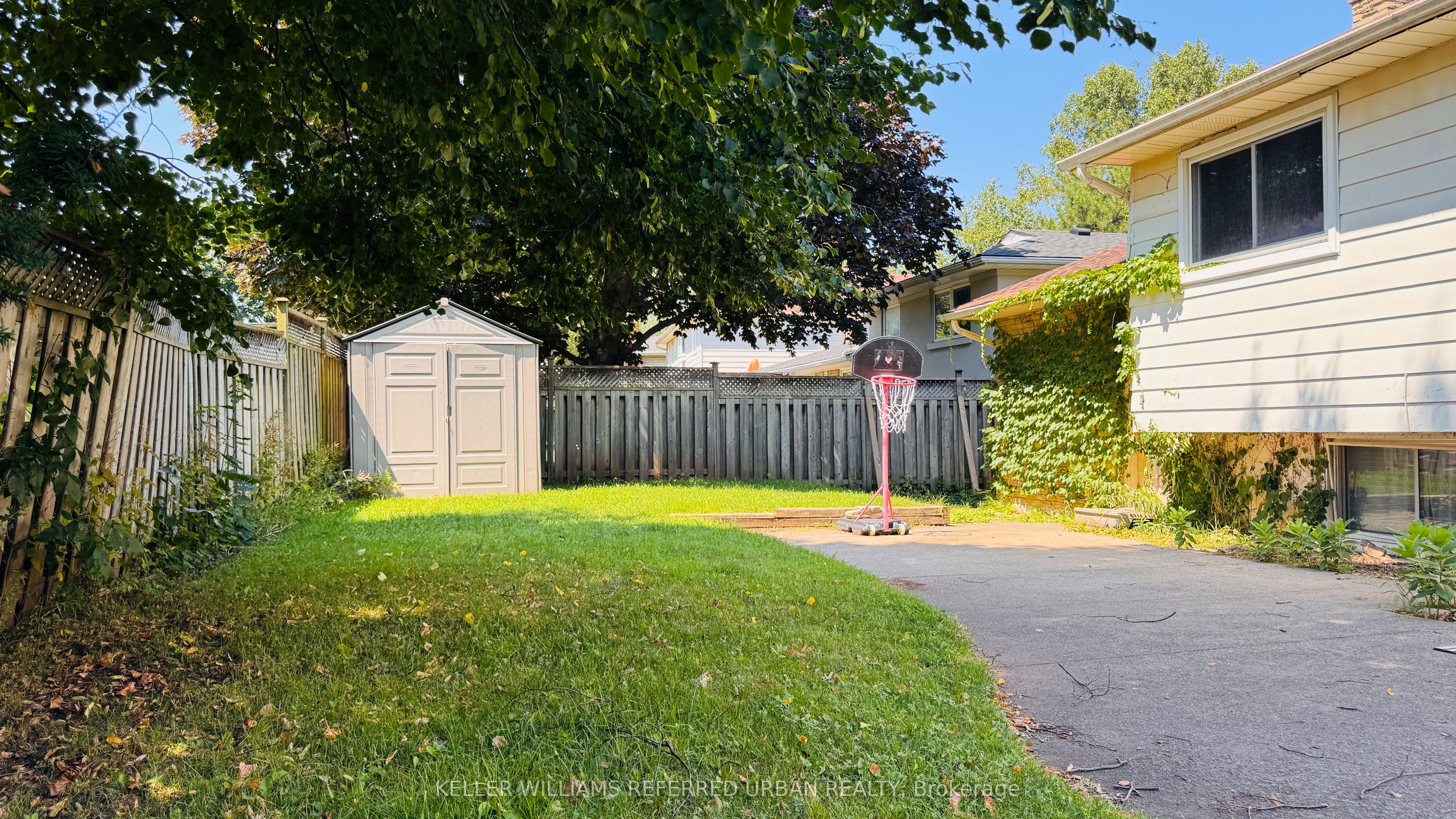 2255 Urwin Crescent Property Photo 31
