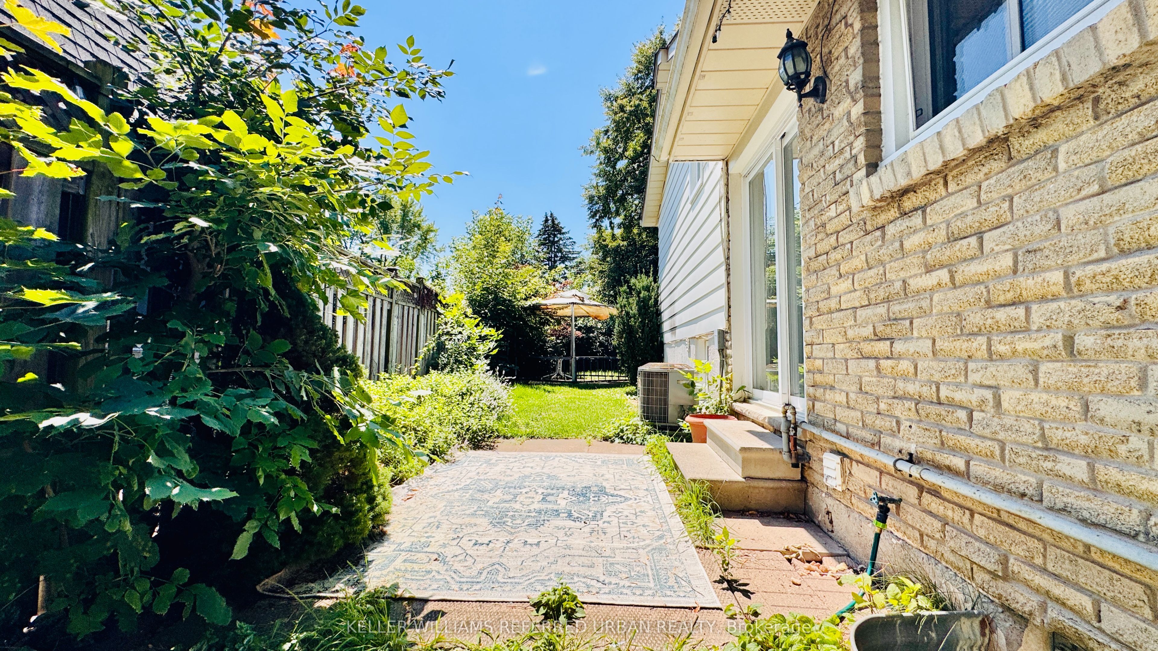 2255 Urwin Crescent Property Photo 34