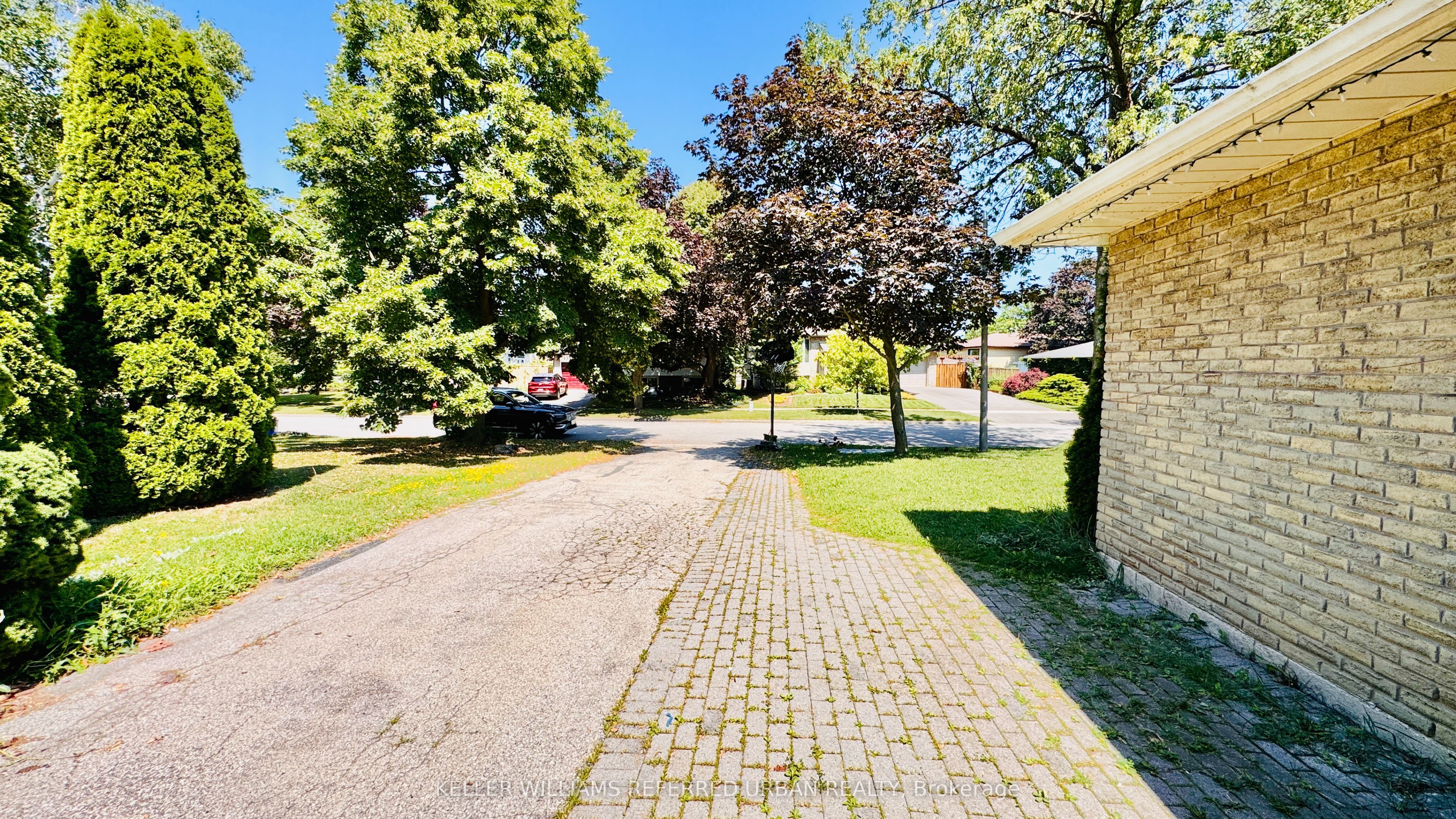 2255 Urwin Crescent Property Photo 36