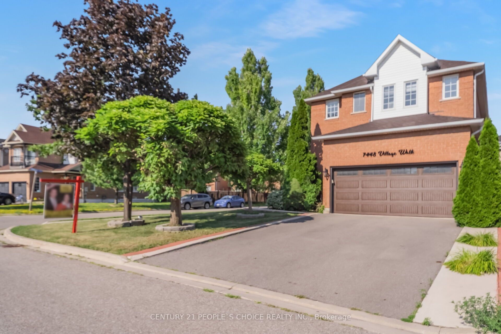 7448 Village Walk Property Photo 1