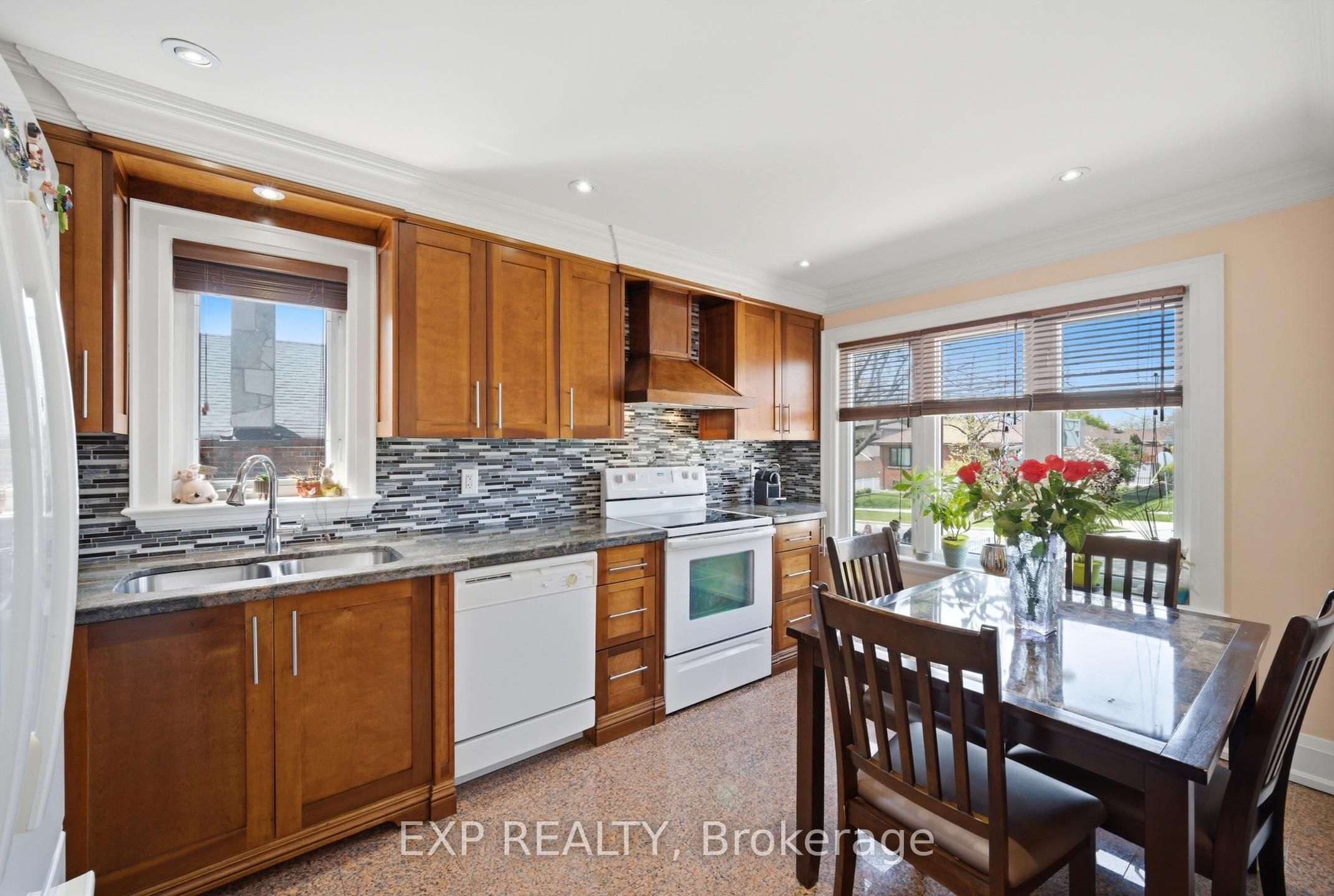 45 Flamborough Drive Property Photo 7