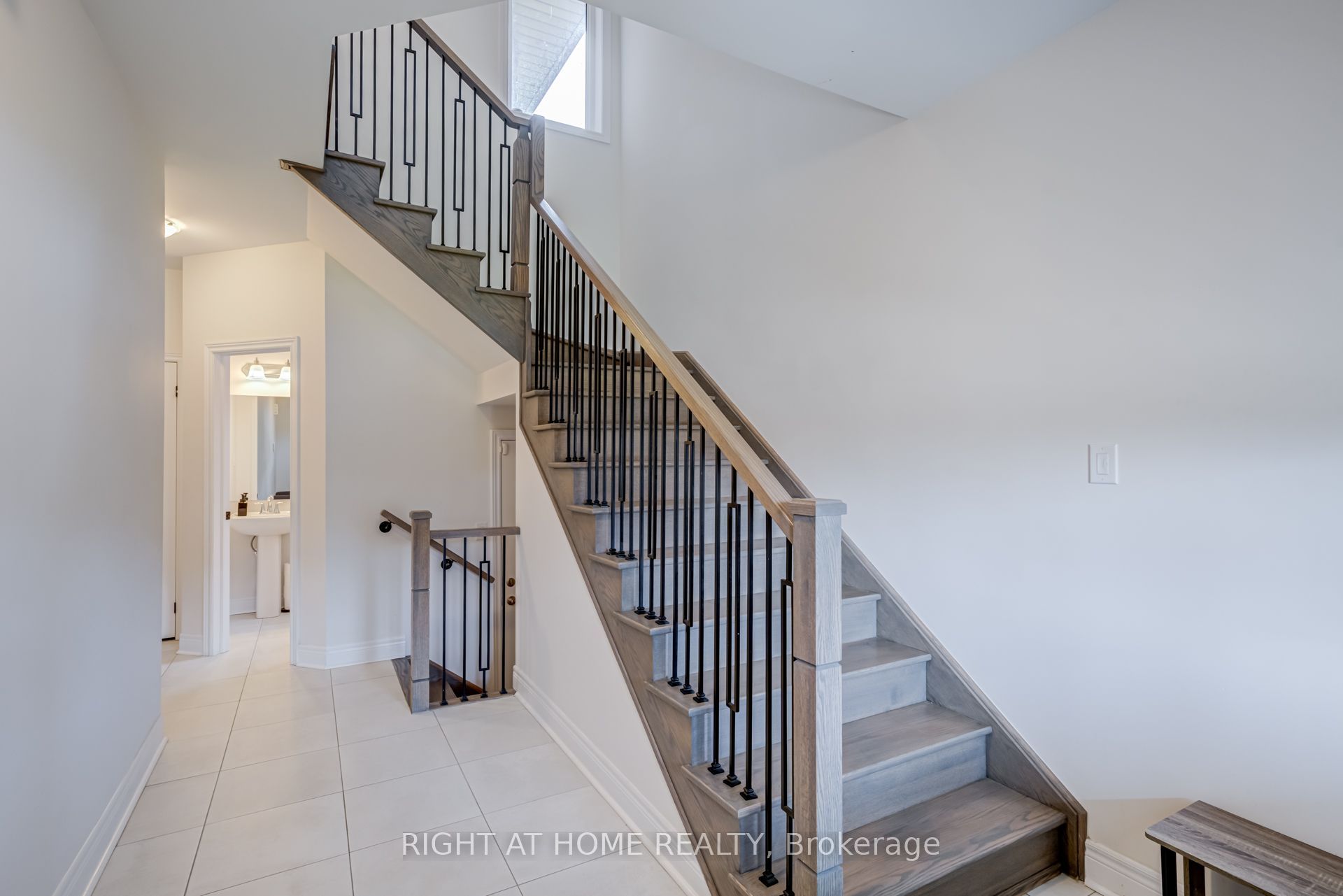 51 Rosewell Crescent Property Photo 5