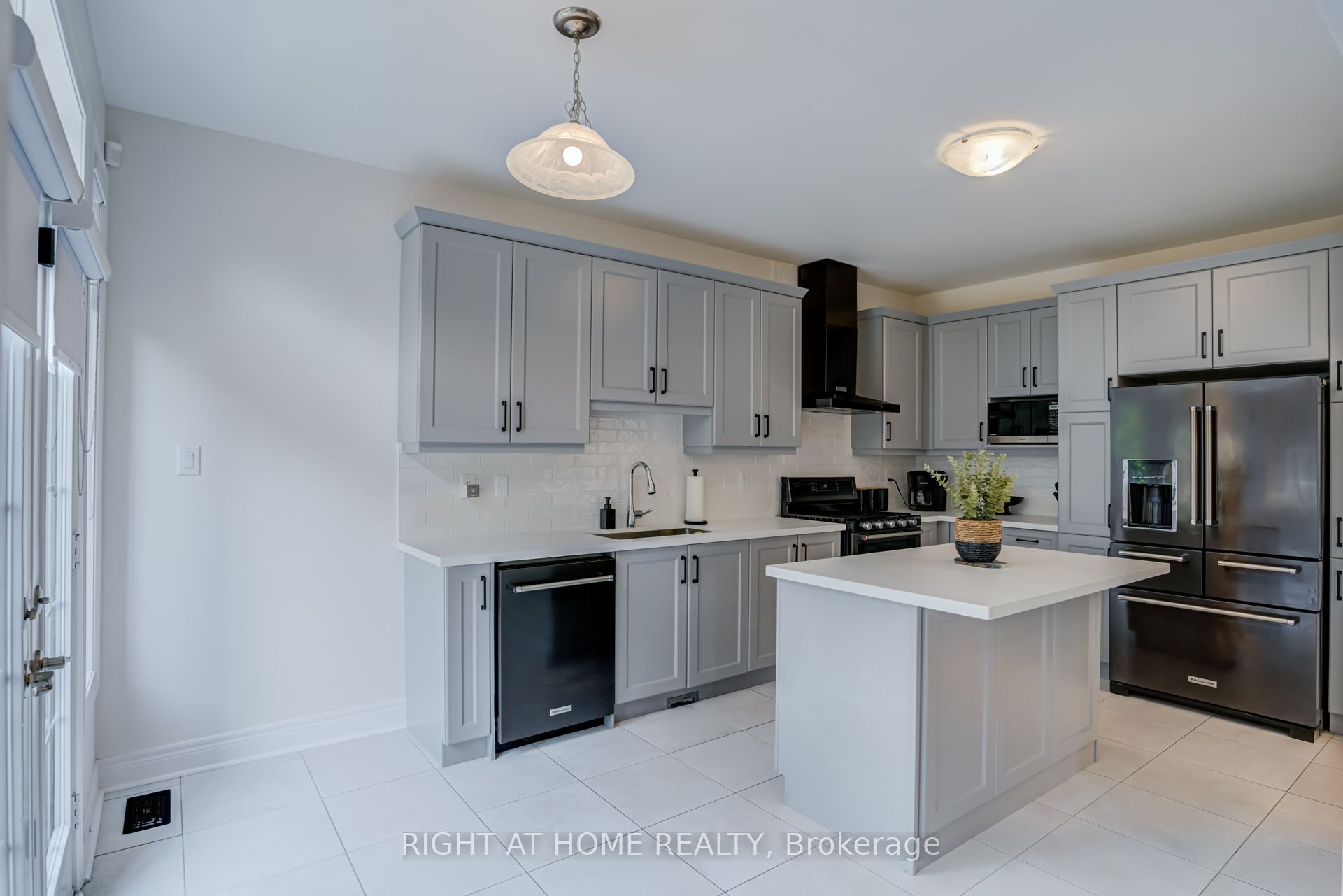 51 Rosewell Crescent Property Photo 10