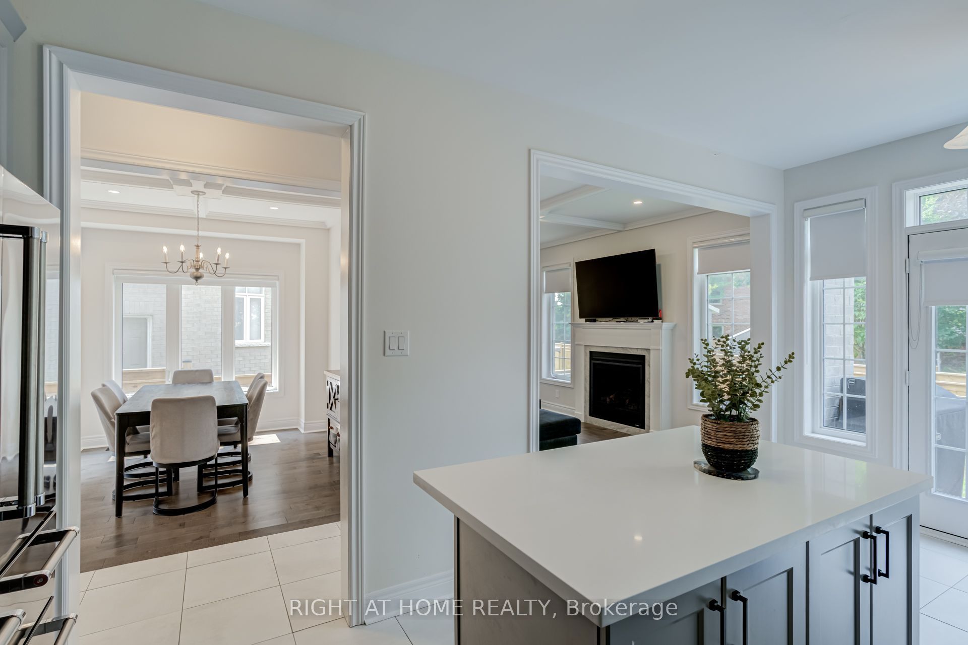 51 Rosewell Crescent Property Photo 11