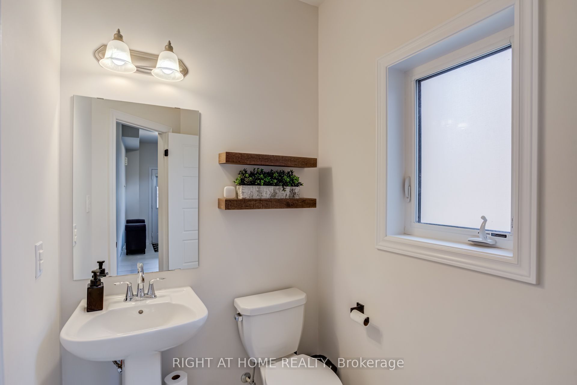 51 Rosewell Crescent Property Photo 23