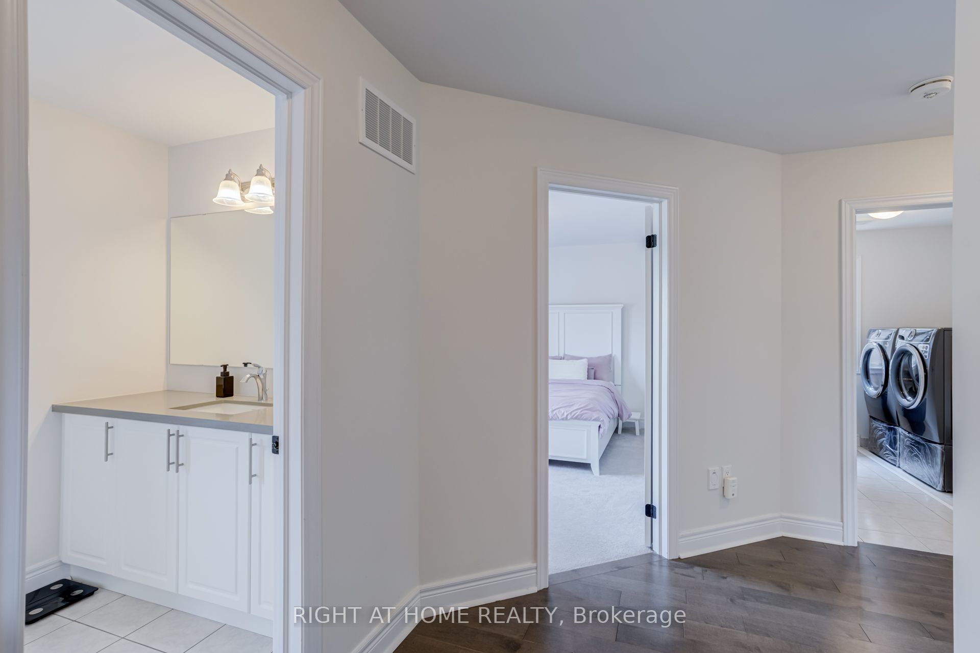 51 Rosewell Crescent Property Photo 24