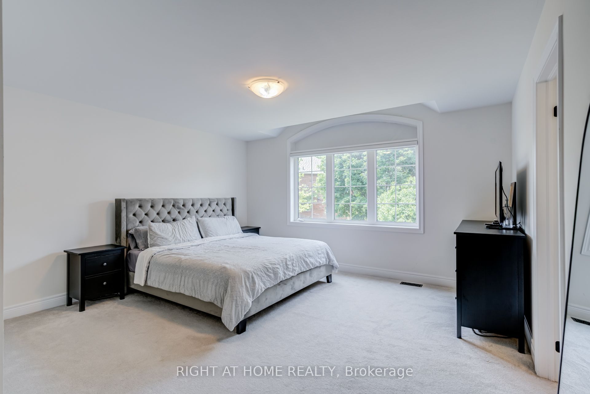 51 Rosewell Crescent Property Photo 29
