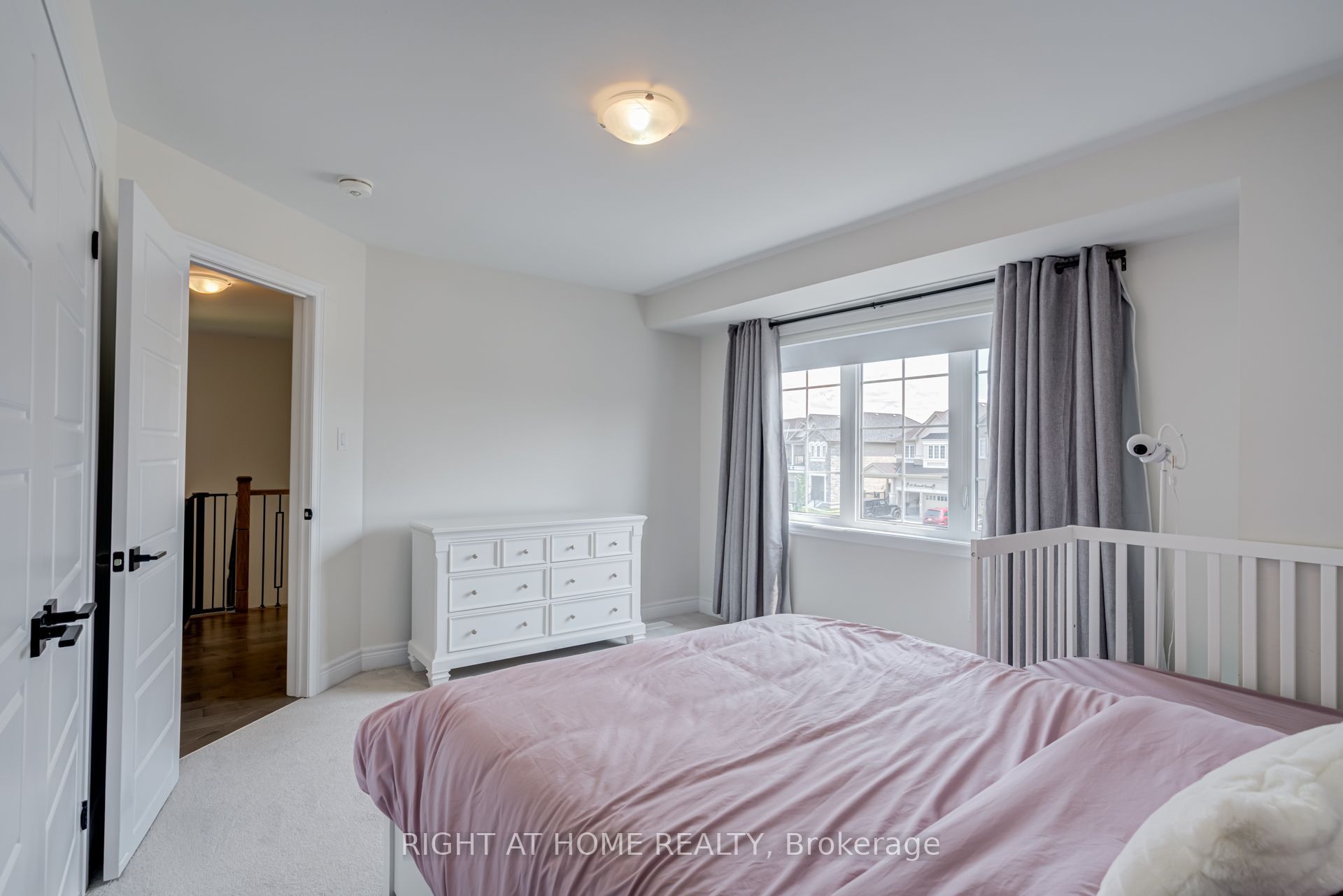 51 Rosewell Crescent Property Photo 37