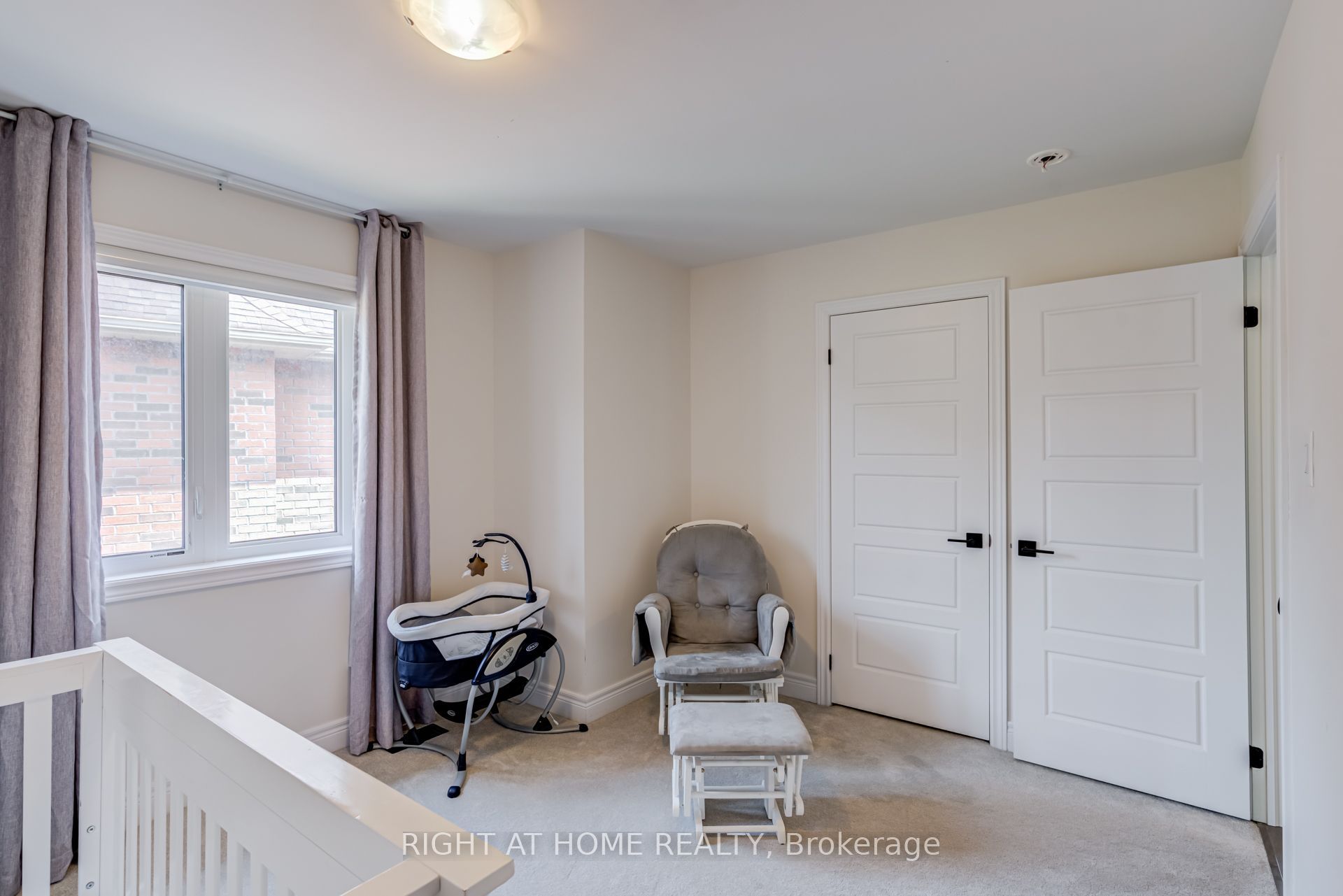 51 Rosewell Crescent Property Photo 40