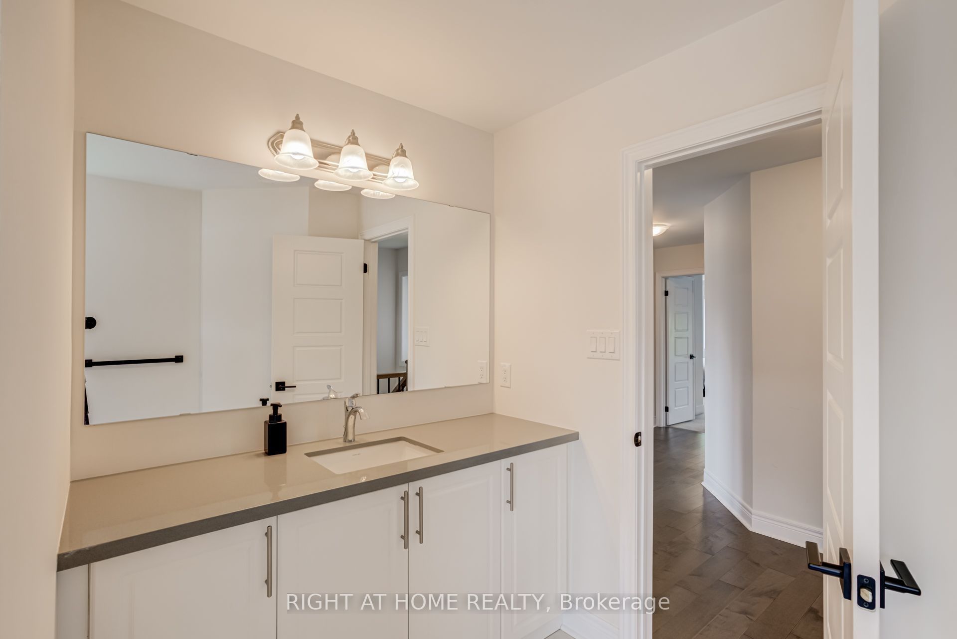 51 Rosewell Crescent Property Photo 42