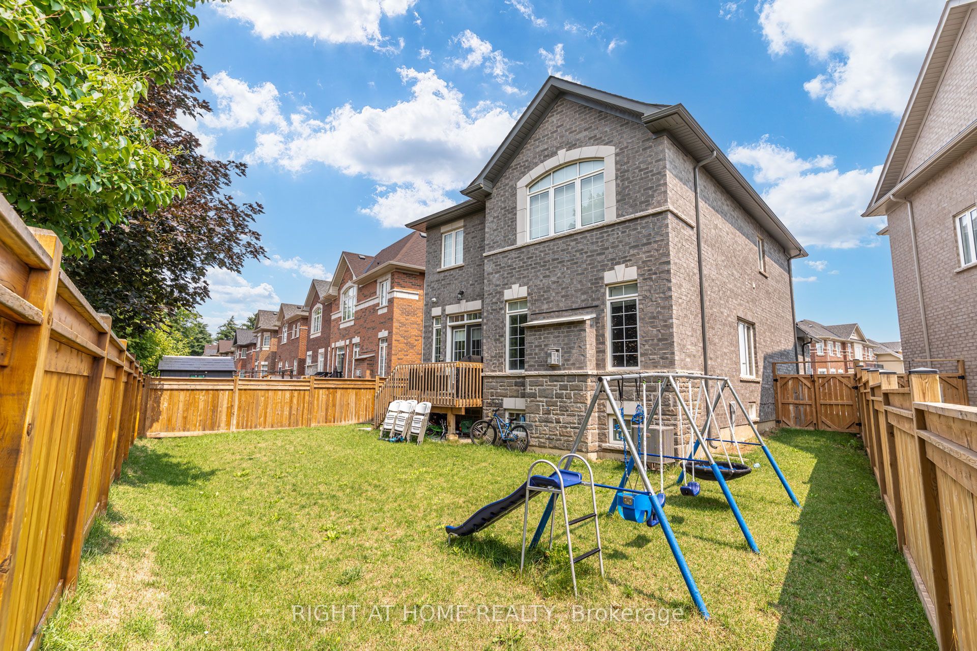 51 Rosewell Crescent Property Photo 48