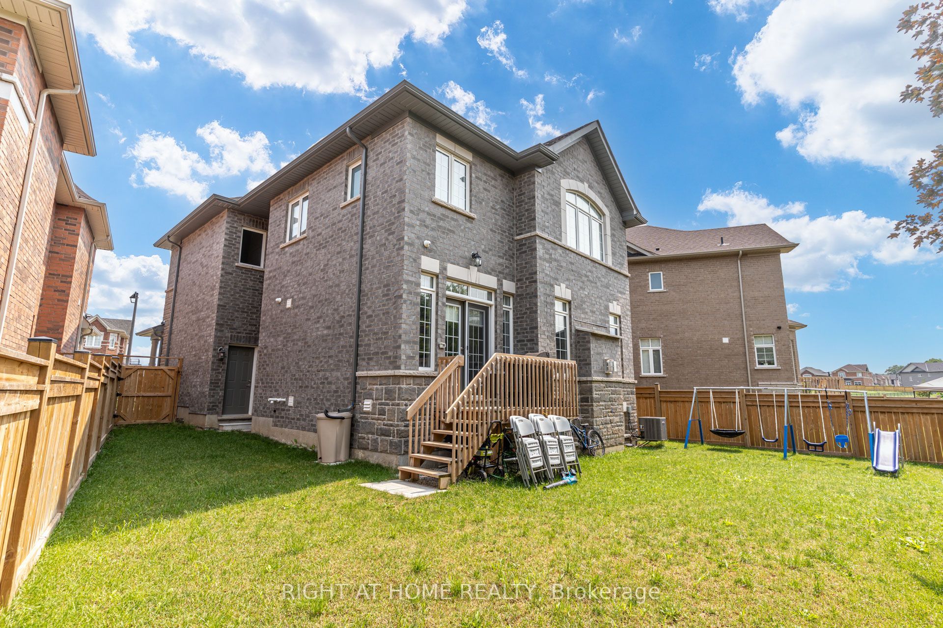 51 Rosewell Crescent Property Photo 49