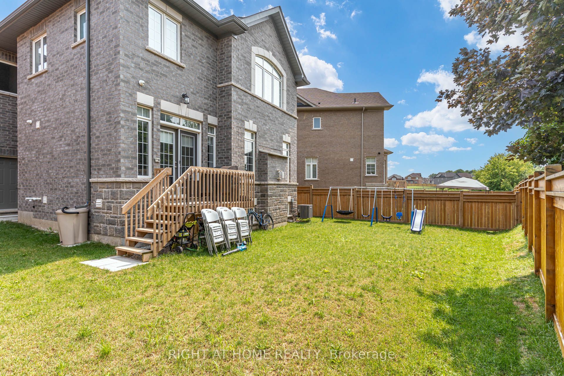 51 Rosewell Crescent Property Photo 50