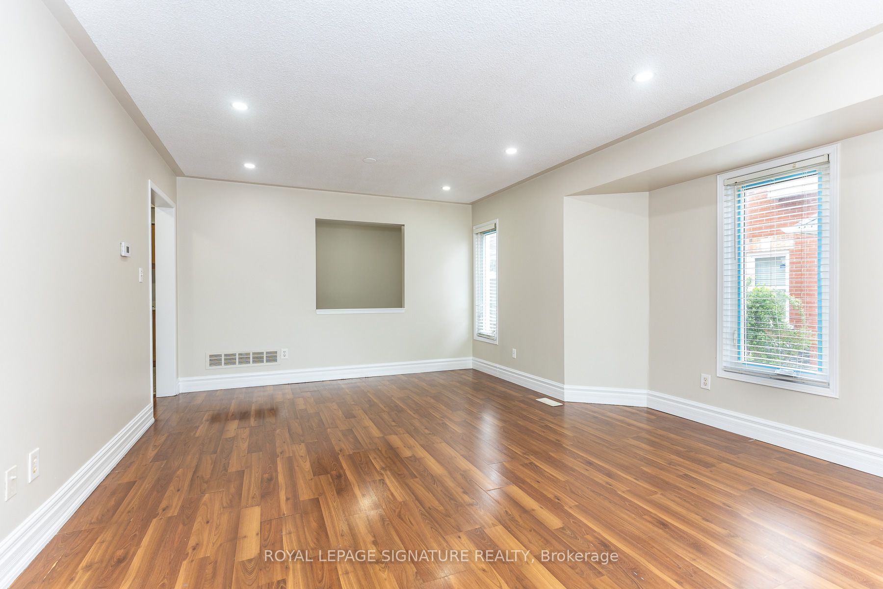 60 Blue Spruce Street Property Photo 12