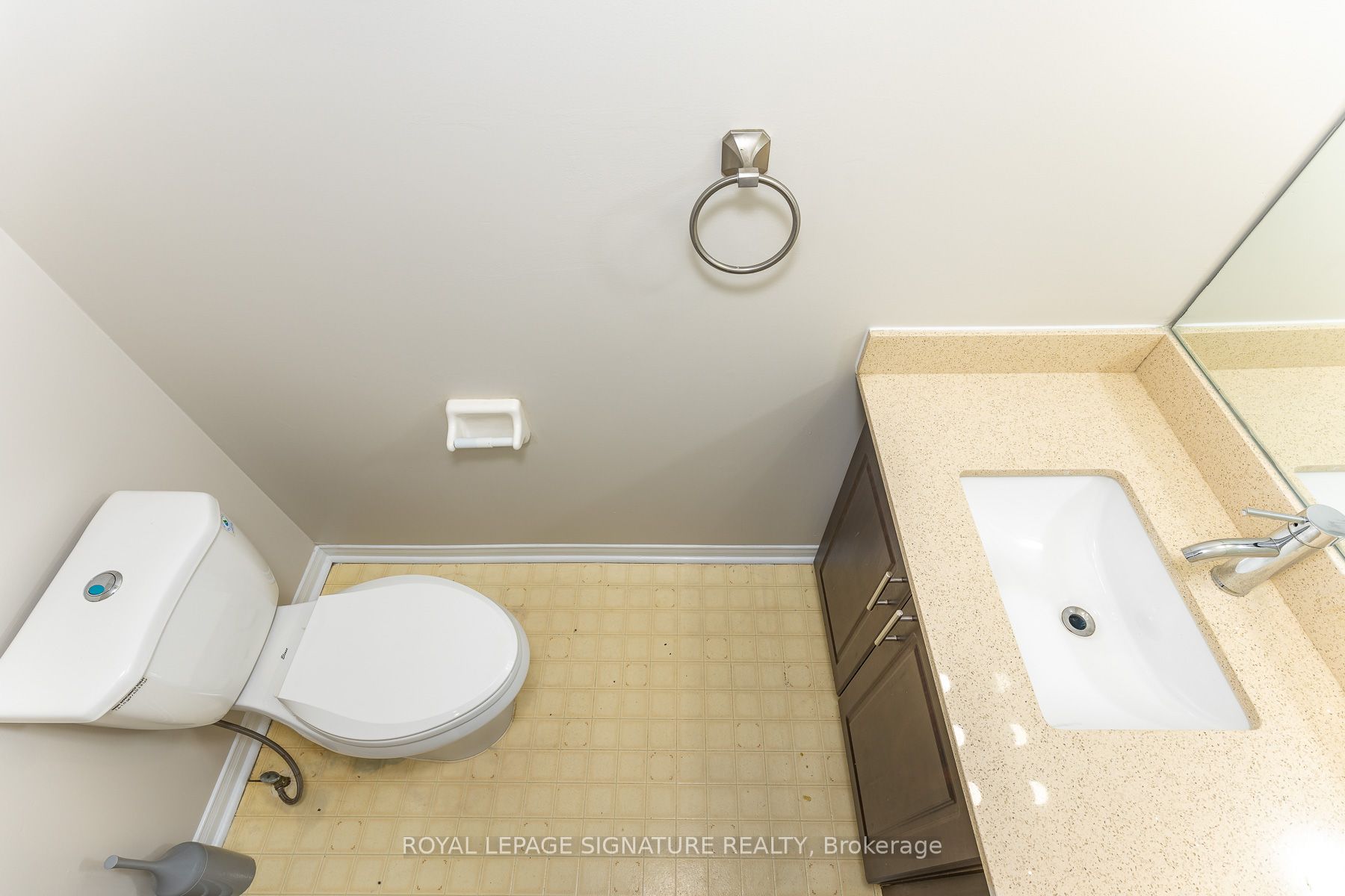 60 Blue Spruce Street Property Photo 16