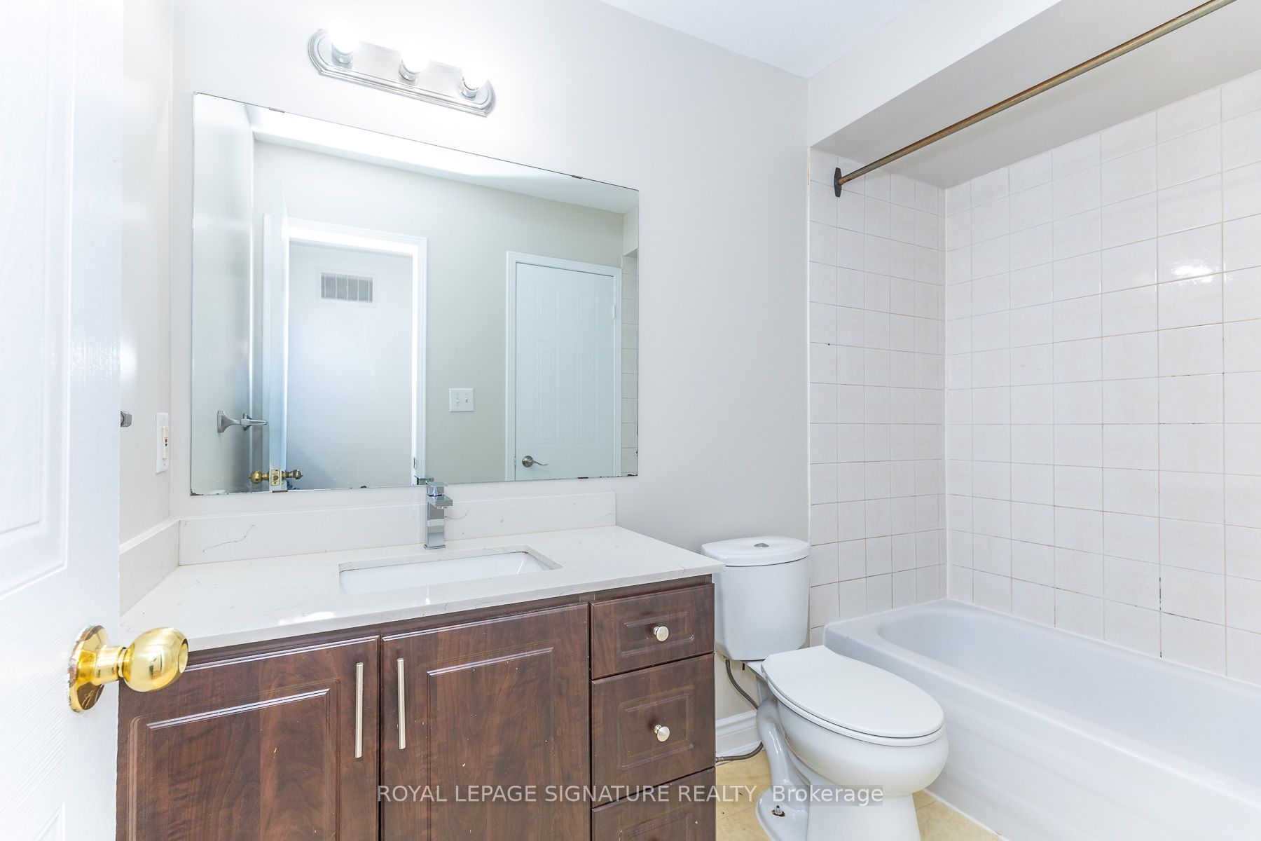 60 Blue Spruce Street Property Photo 28