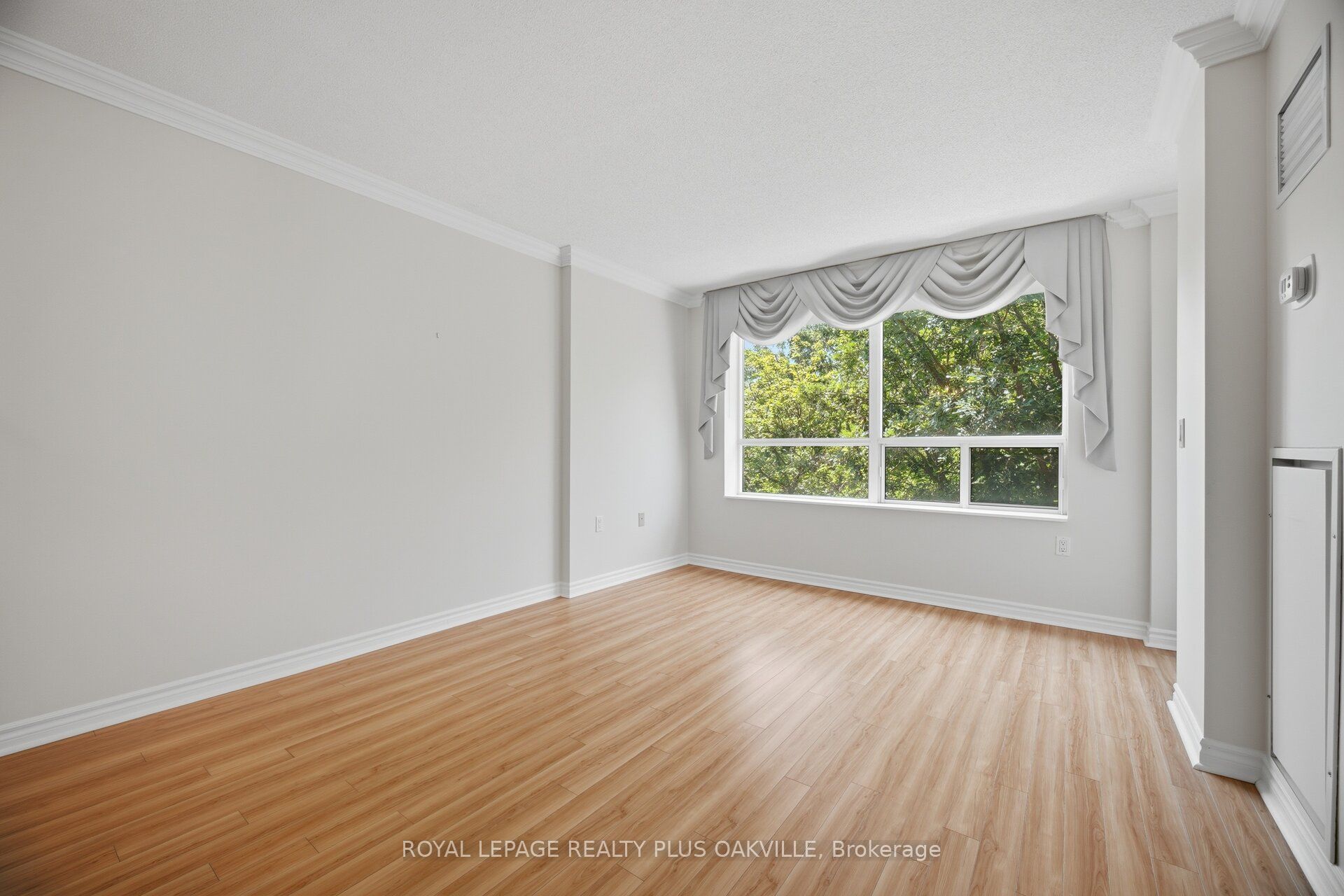 100 Burloak Drive 1406 Property Photo 23