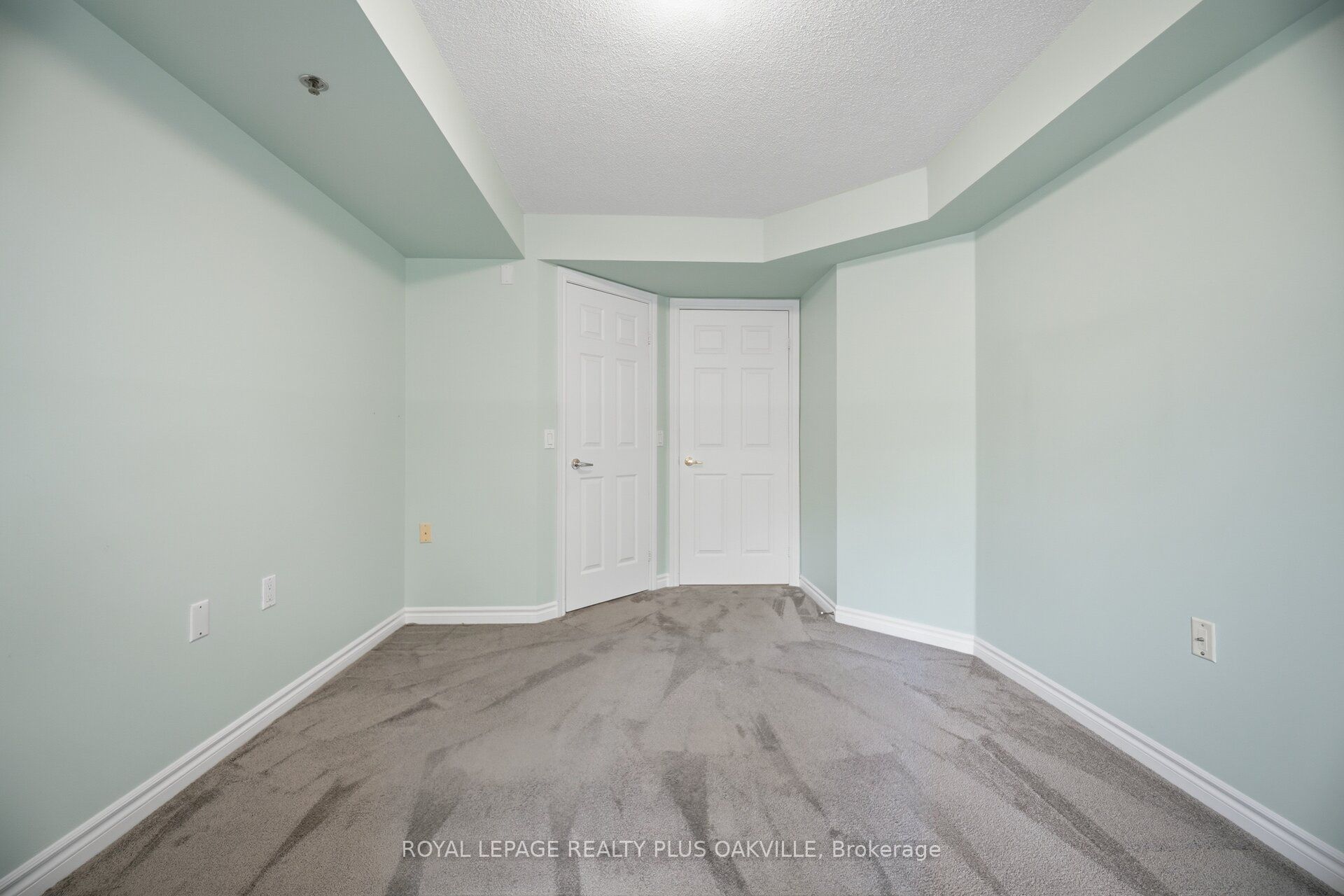 100 Burloak Drive 1406 Property Photo 35