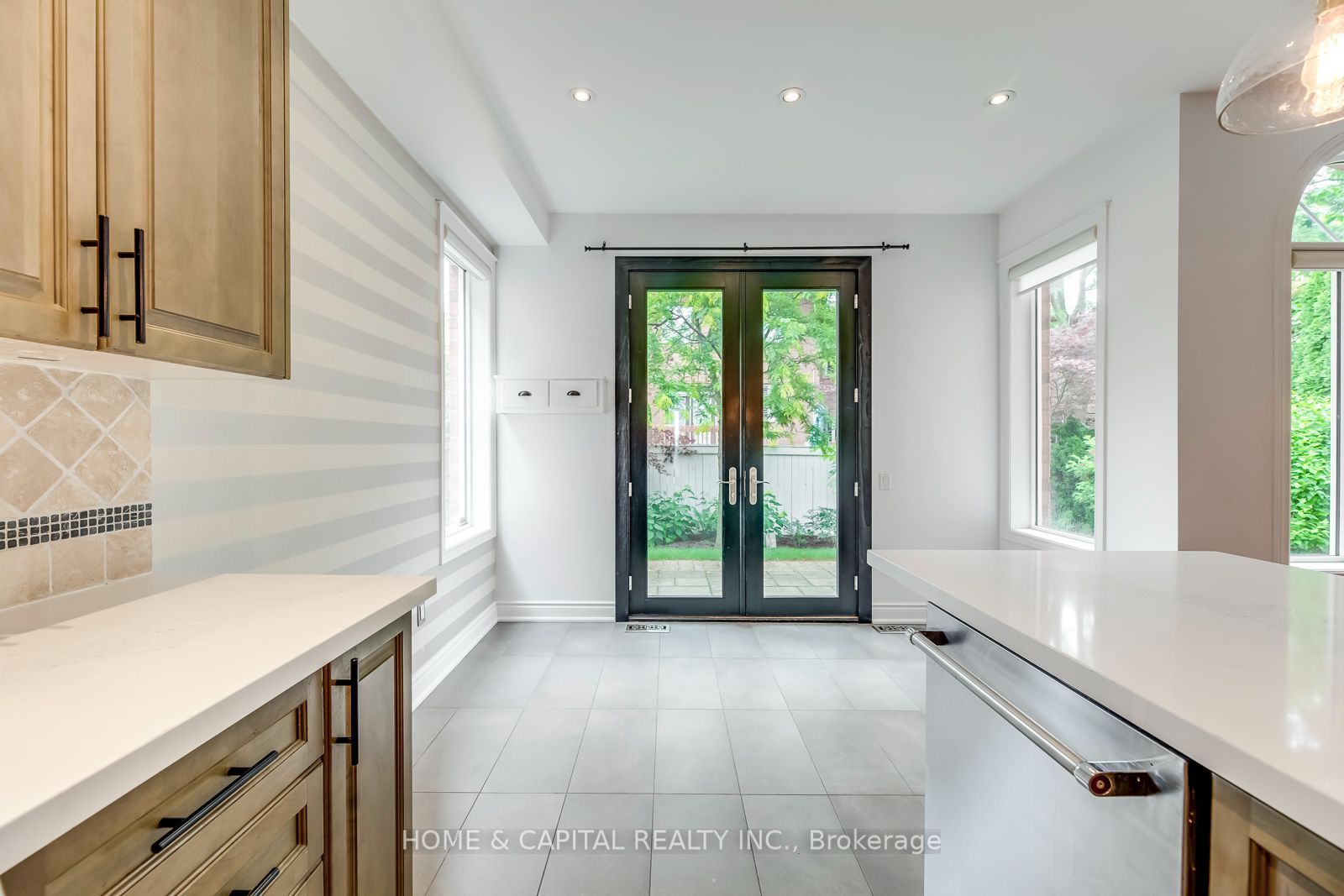 3450 Wavecrest Street Property Photo 23