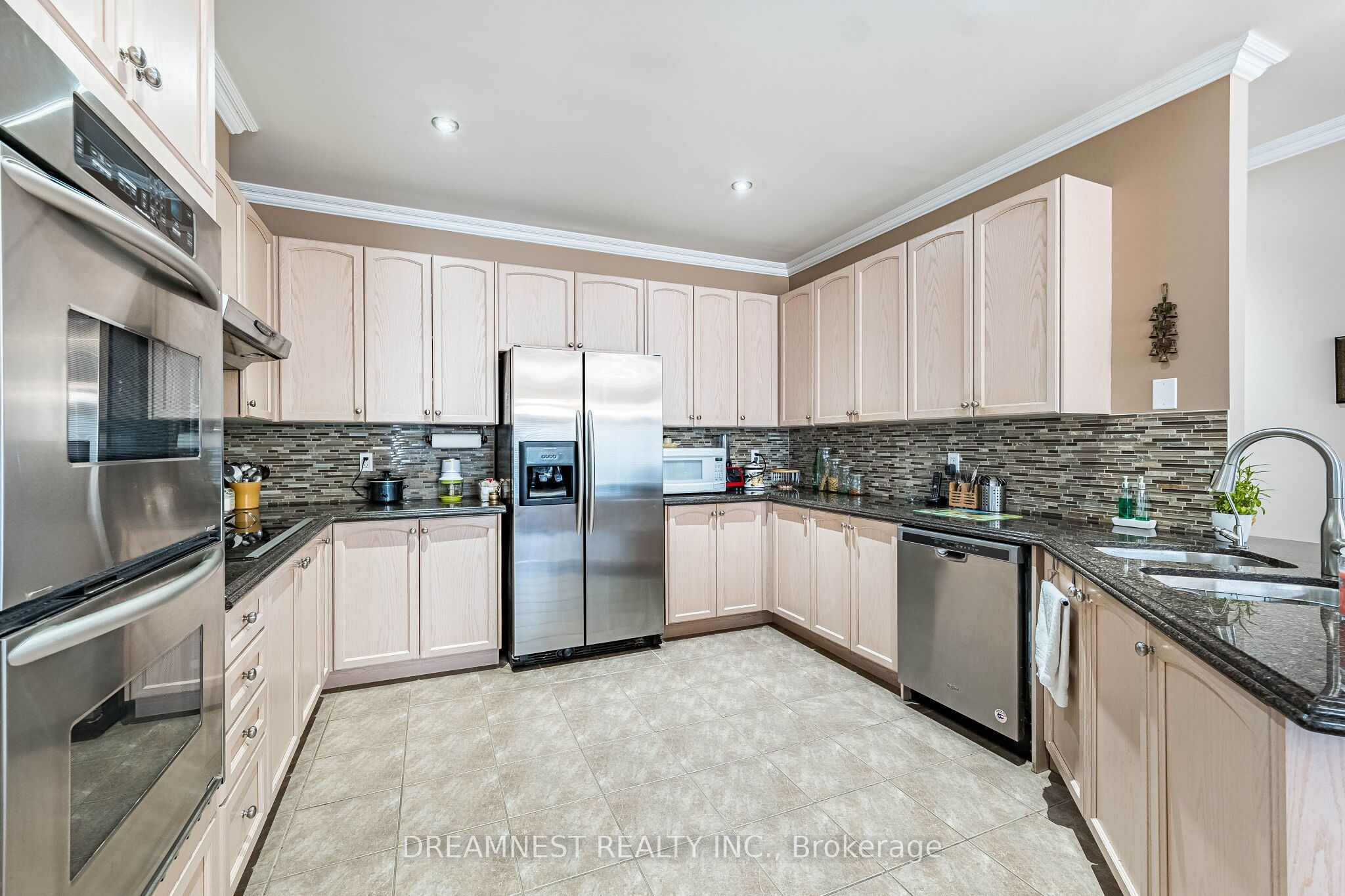 1515 Stewart Crescent Property Photo 11