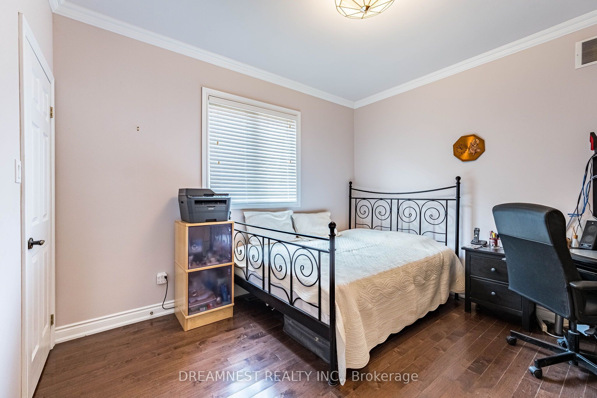 1515 Stewart Crescent Property Photo 17