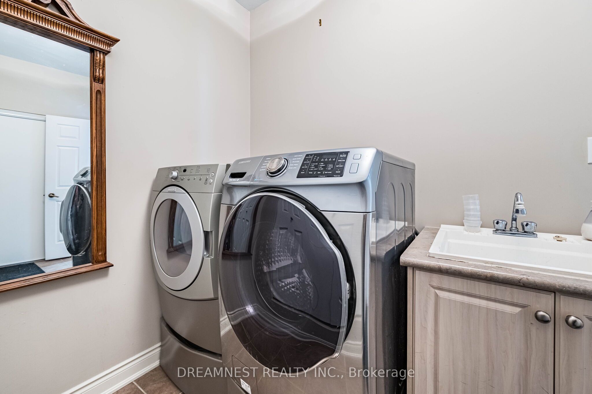 1515 Stewart Crescent Property Photo 18