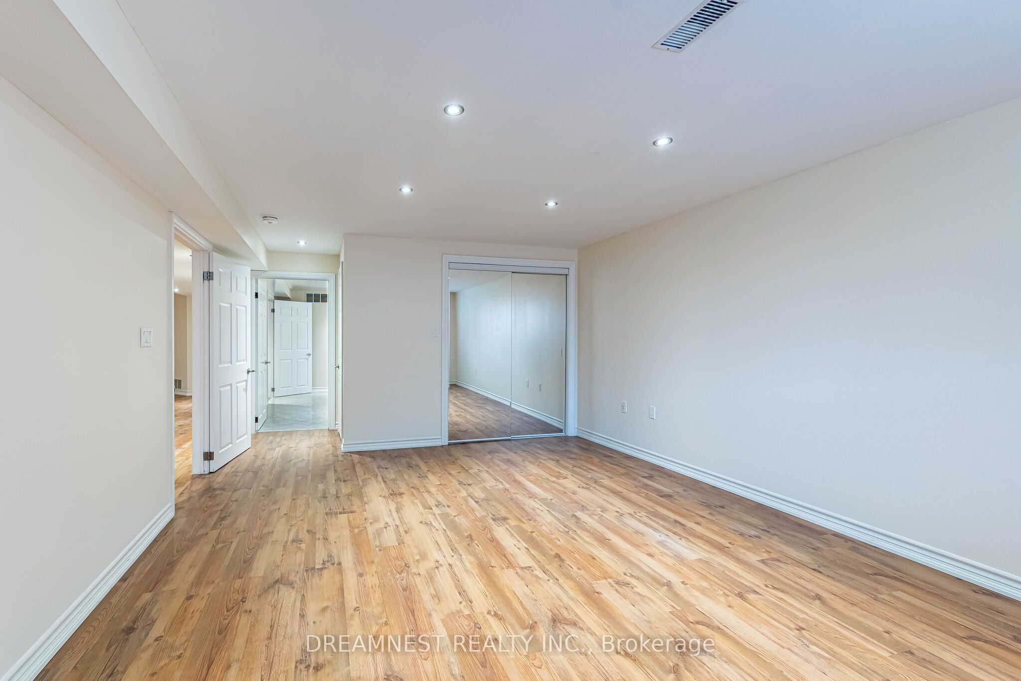 1515 Stewart Crescent Property Photo 24