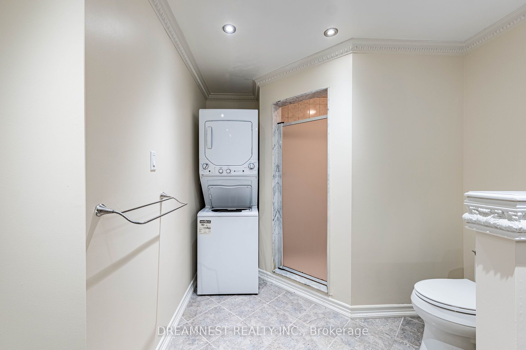 1515 Stewart Crescent Property Photo 27