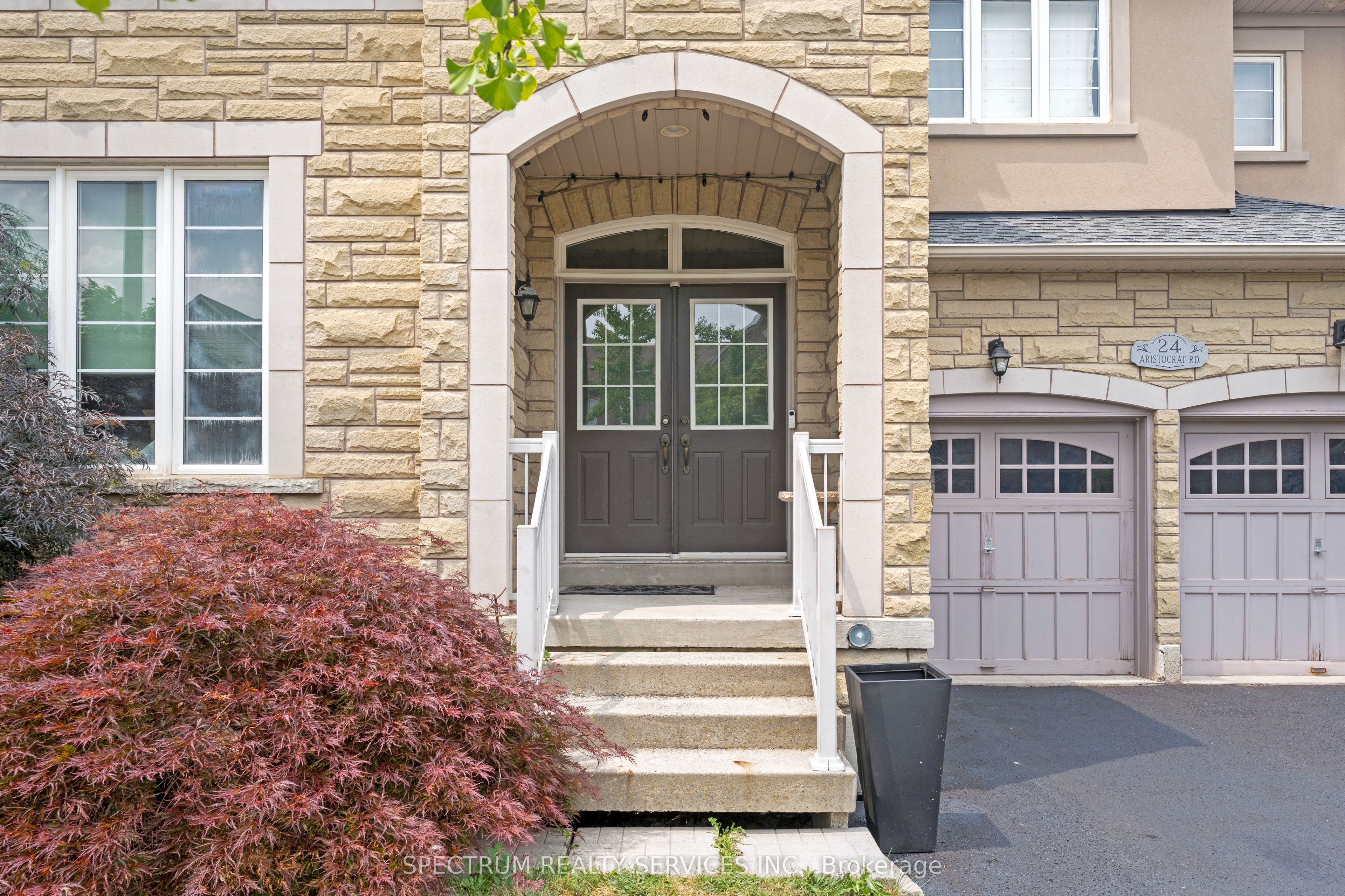 24 Aristocrat Road Property Photo 3