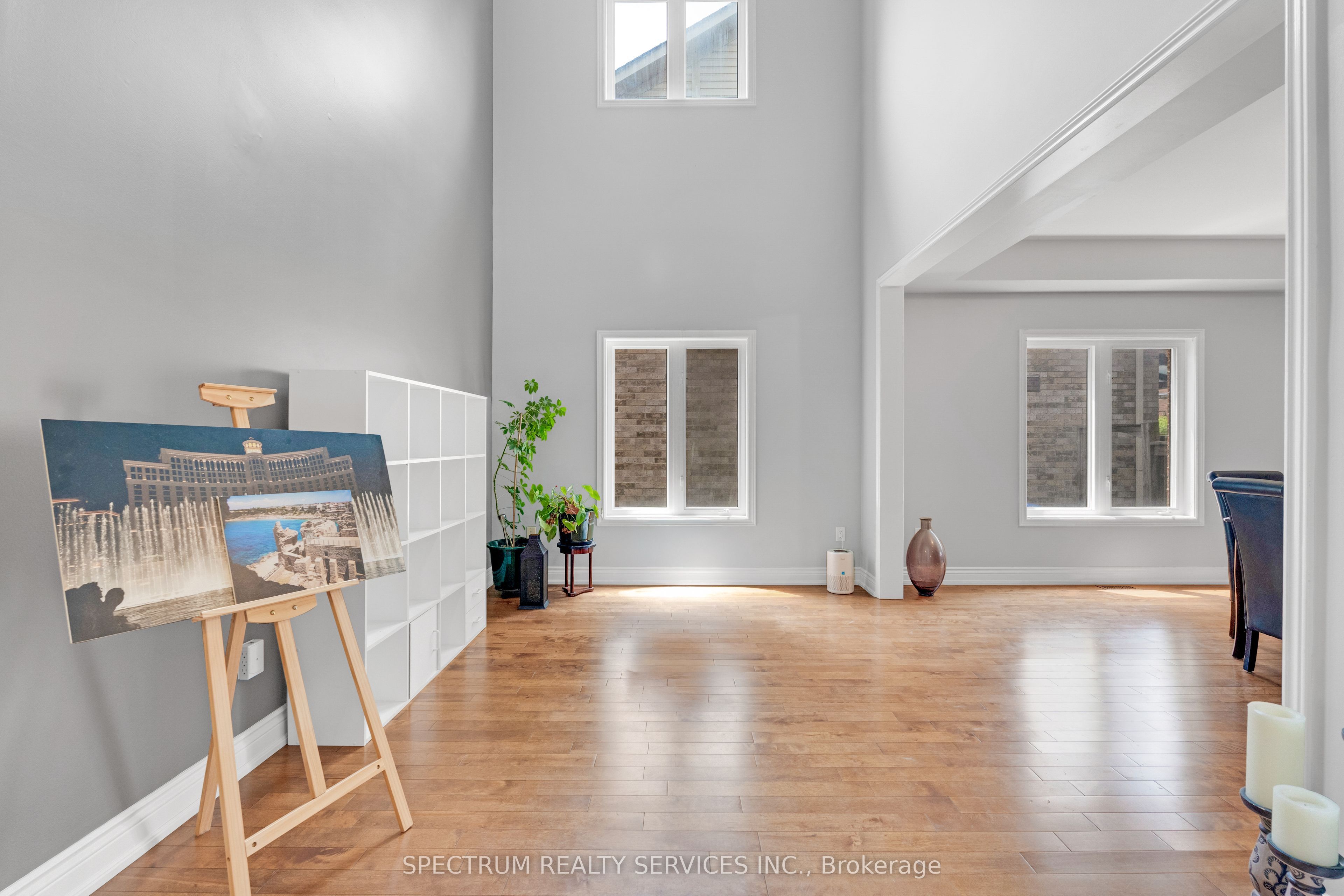 24 Aristocrat Road Property Photo 5