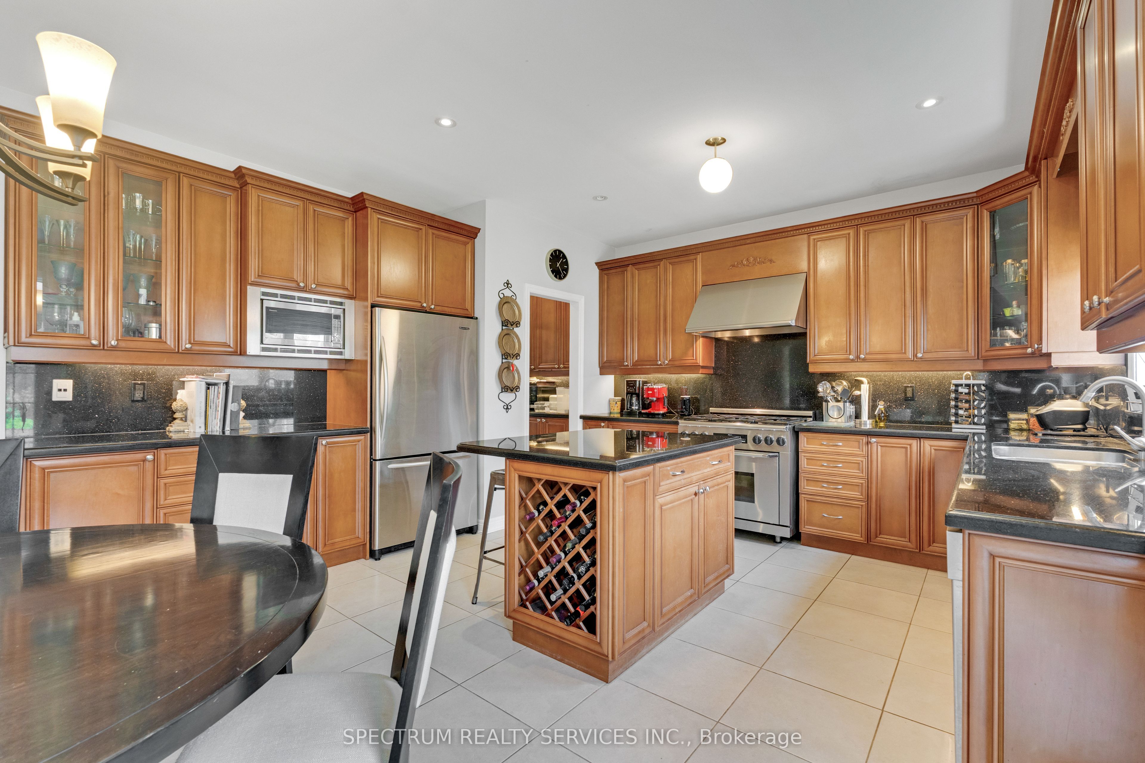 24 Aristocrat Road Property Photo 12