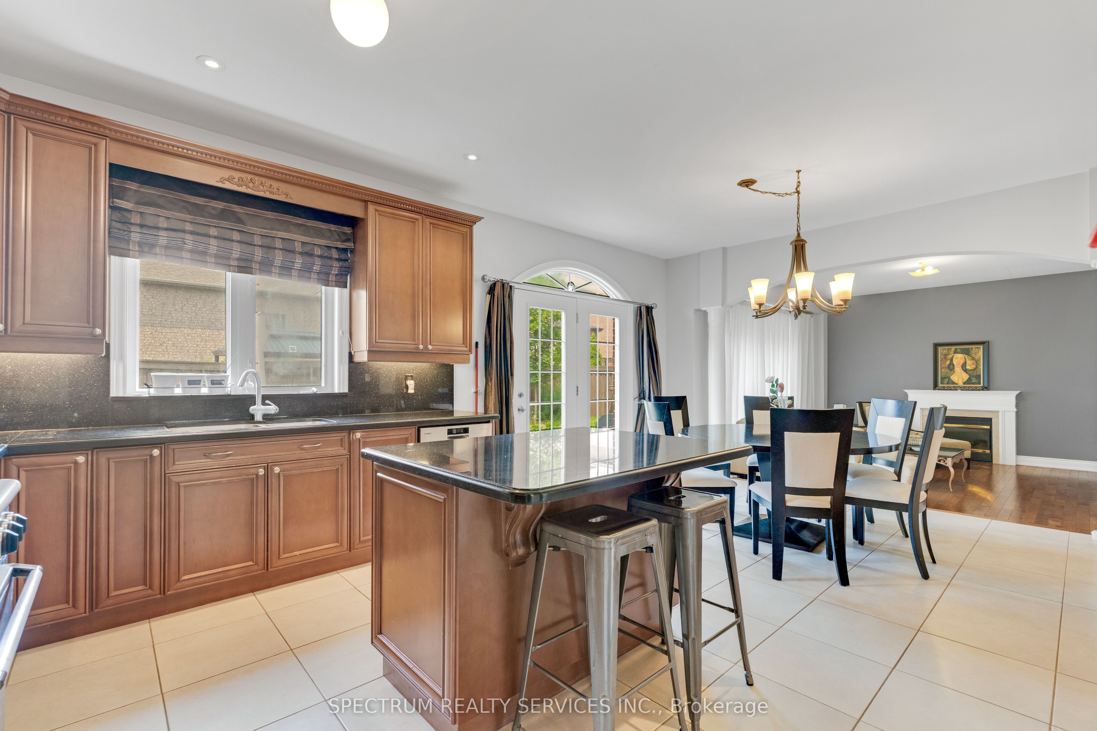 24 Aristocrat Road Property Photo 14
