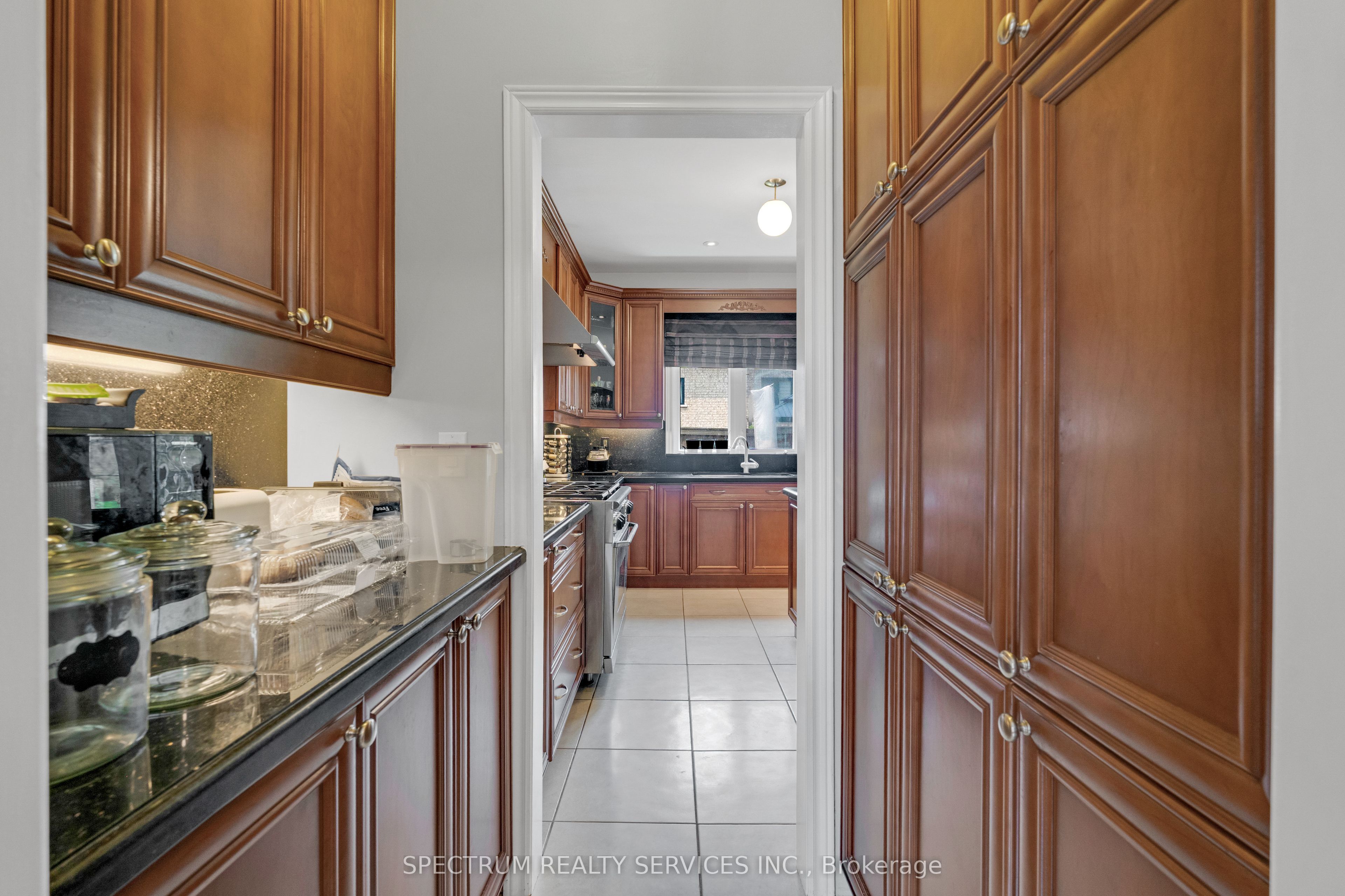 24 Aristocrat Road Property Photo 15